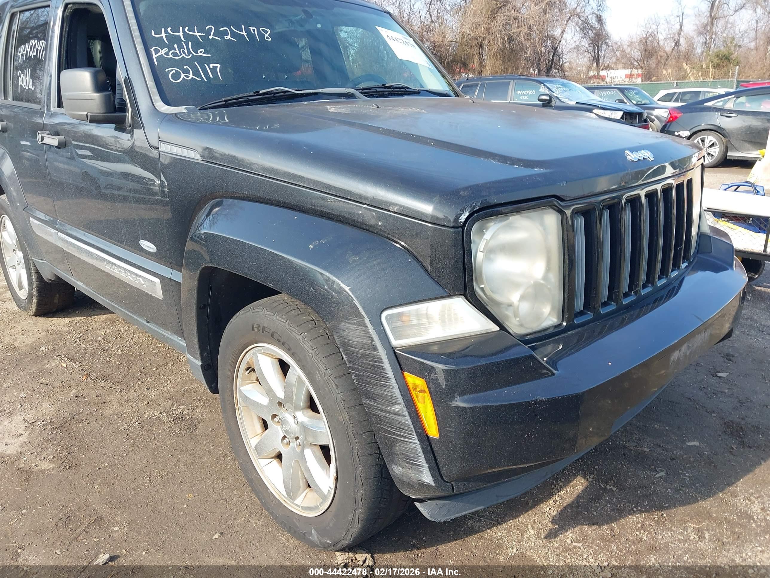 JEEP LIBERTY image 6