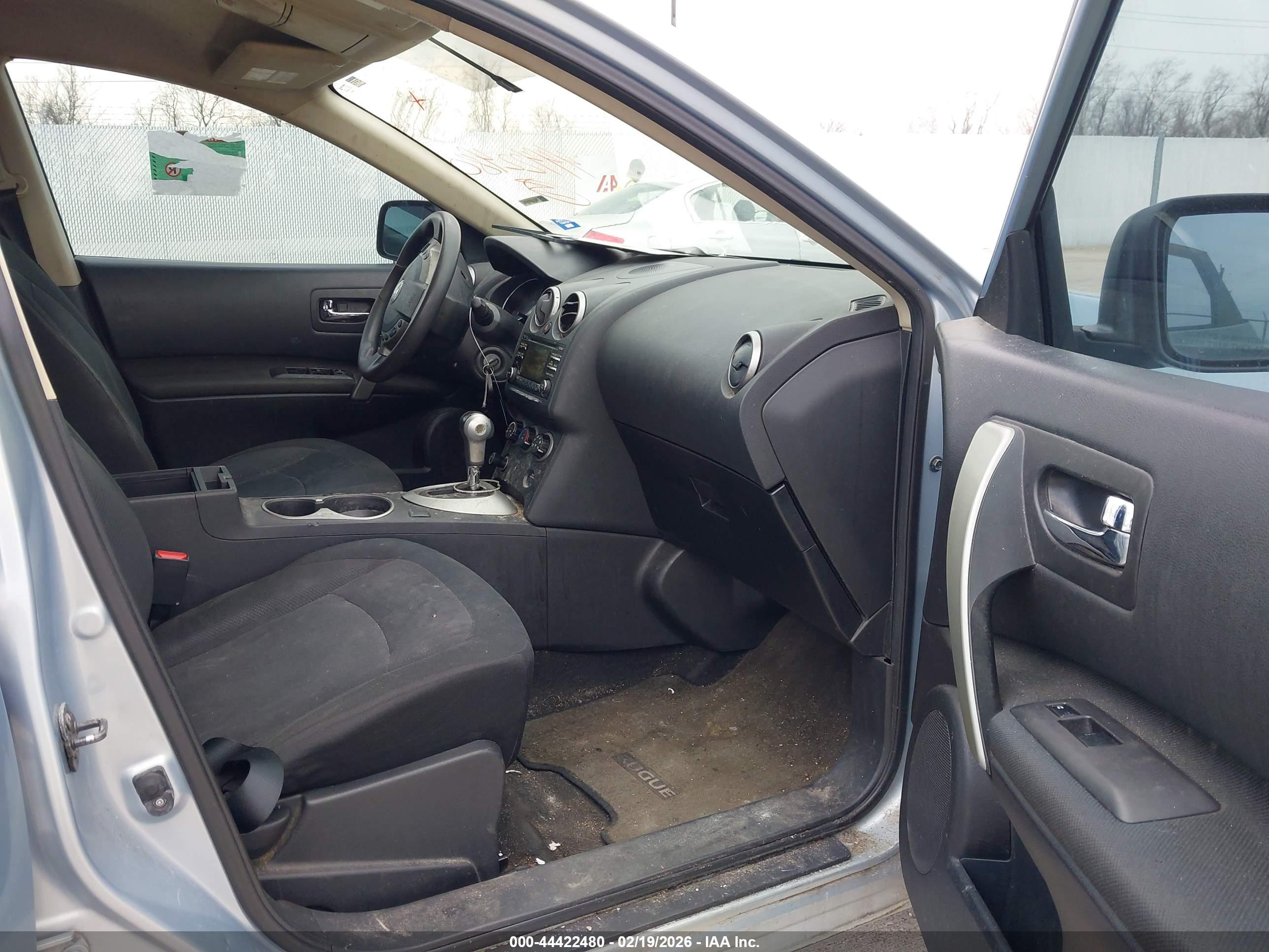 NISSAN ROGUE image 5