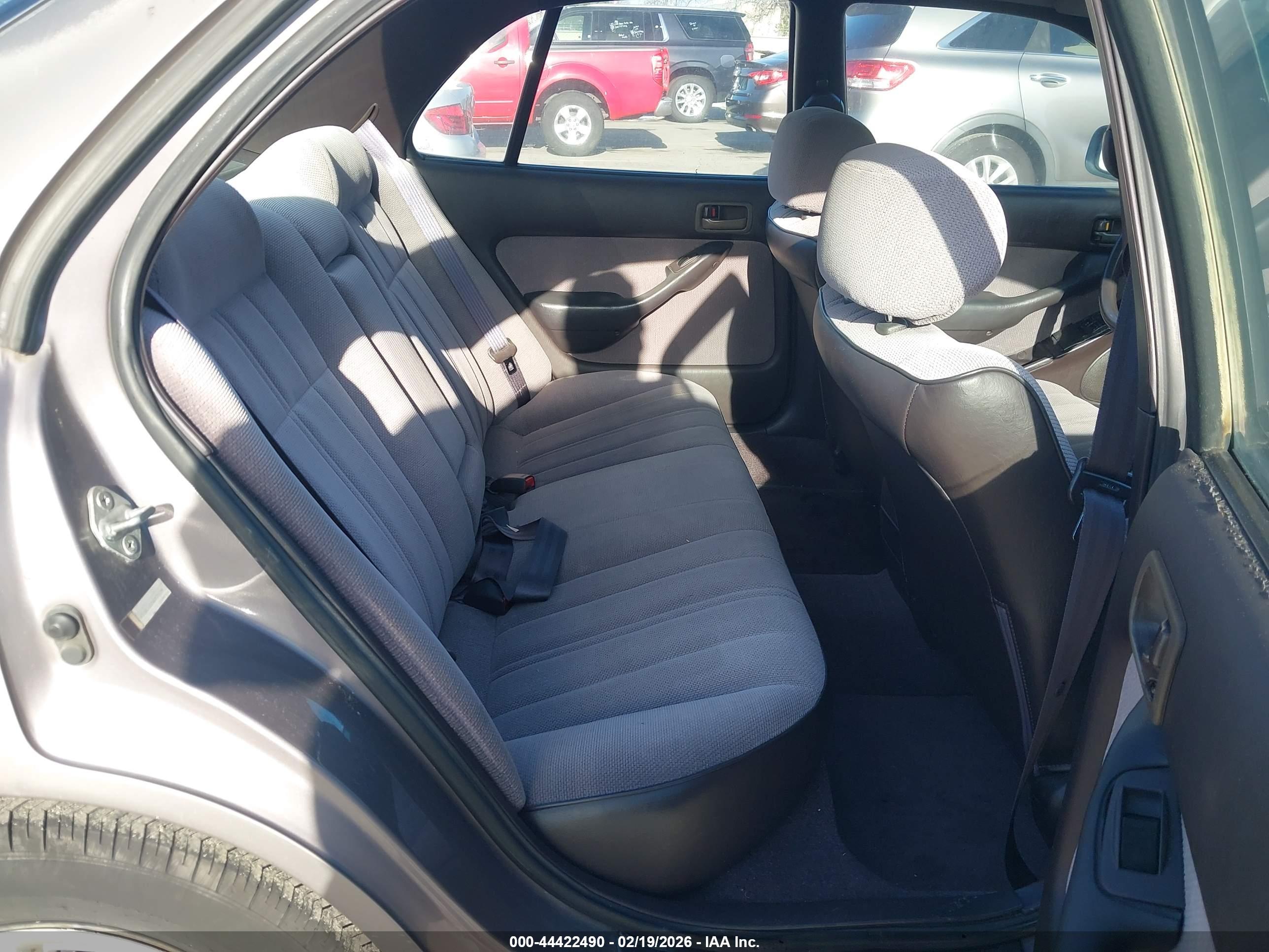 TOYOTA CAMRY image 8
