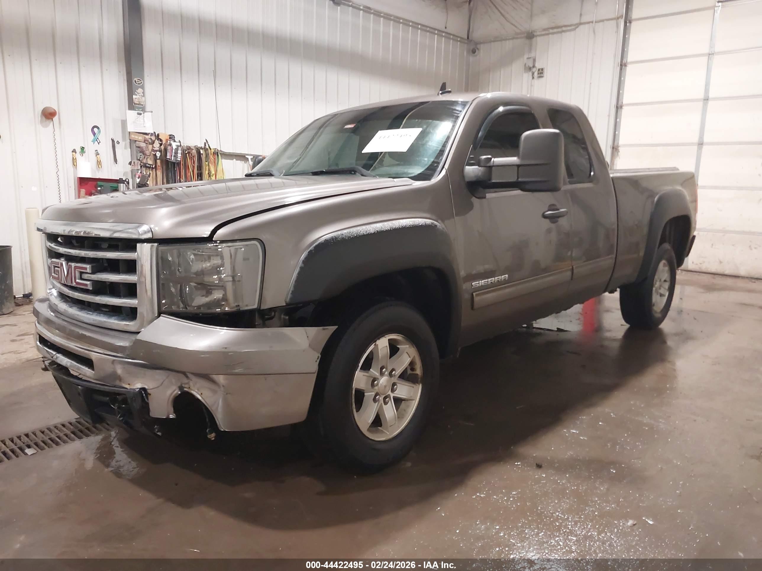 GMC SIERRA image 2