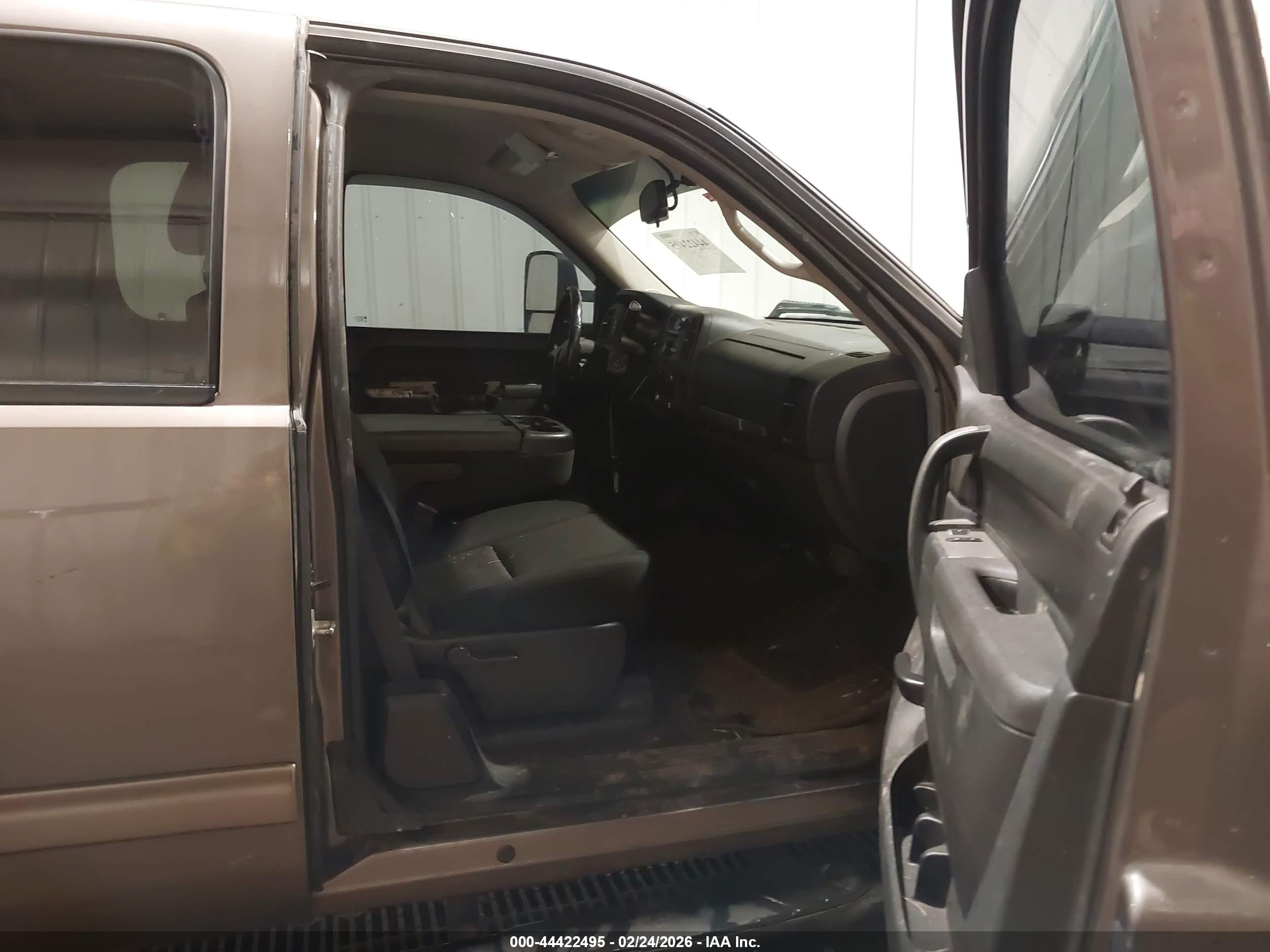 GMC SIERRA image 5