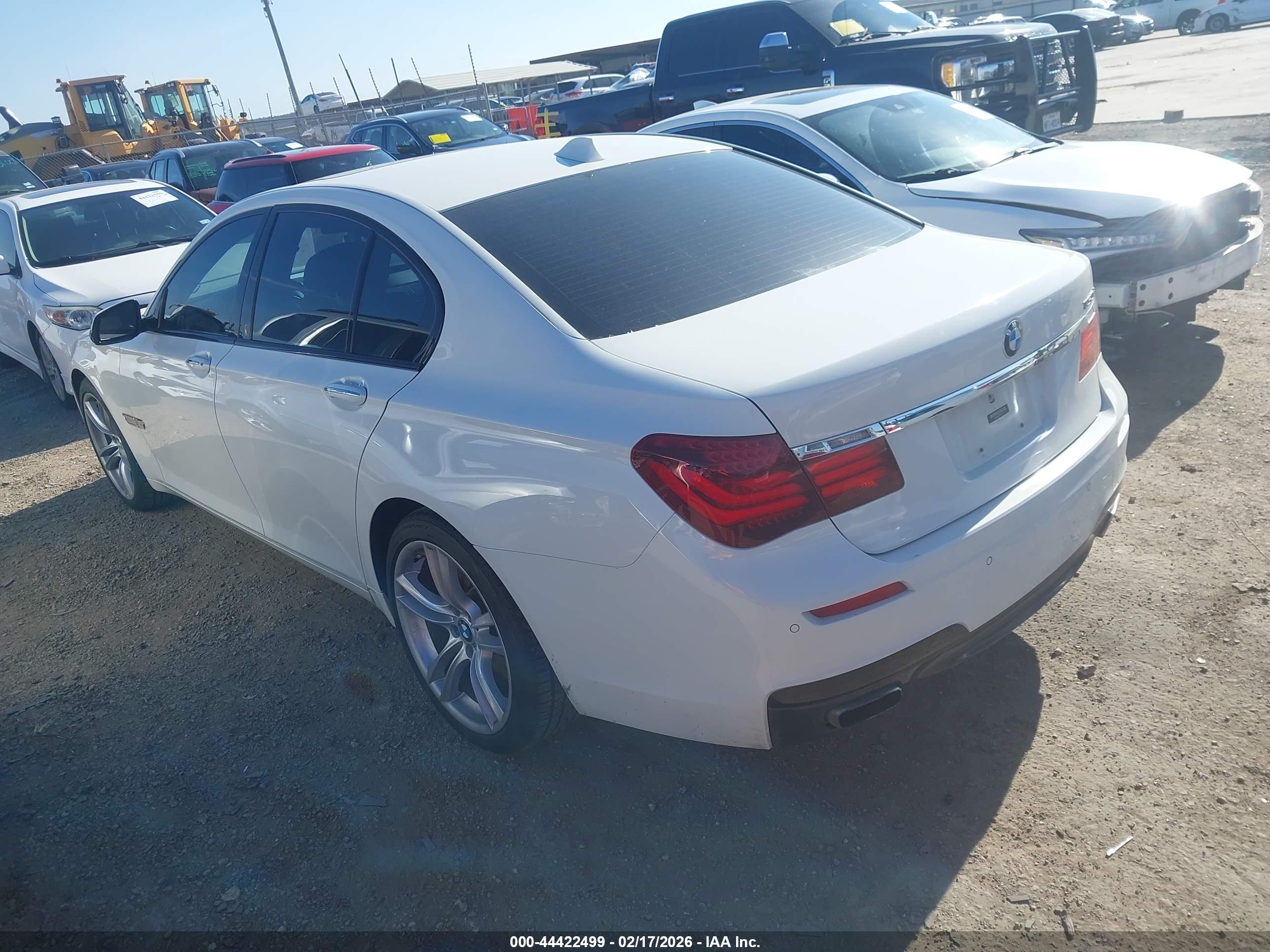 BMW 750I image 3