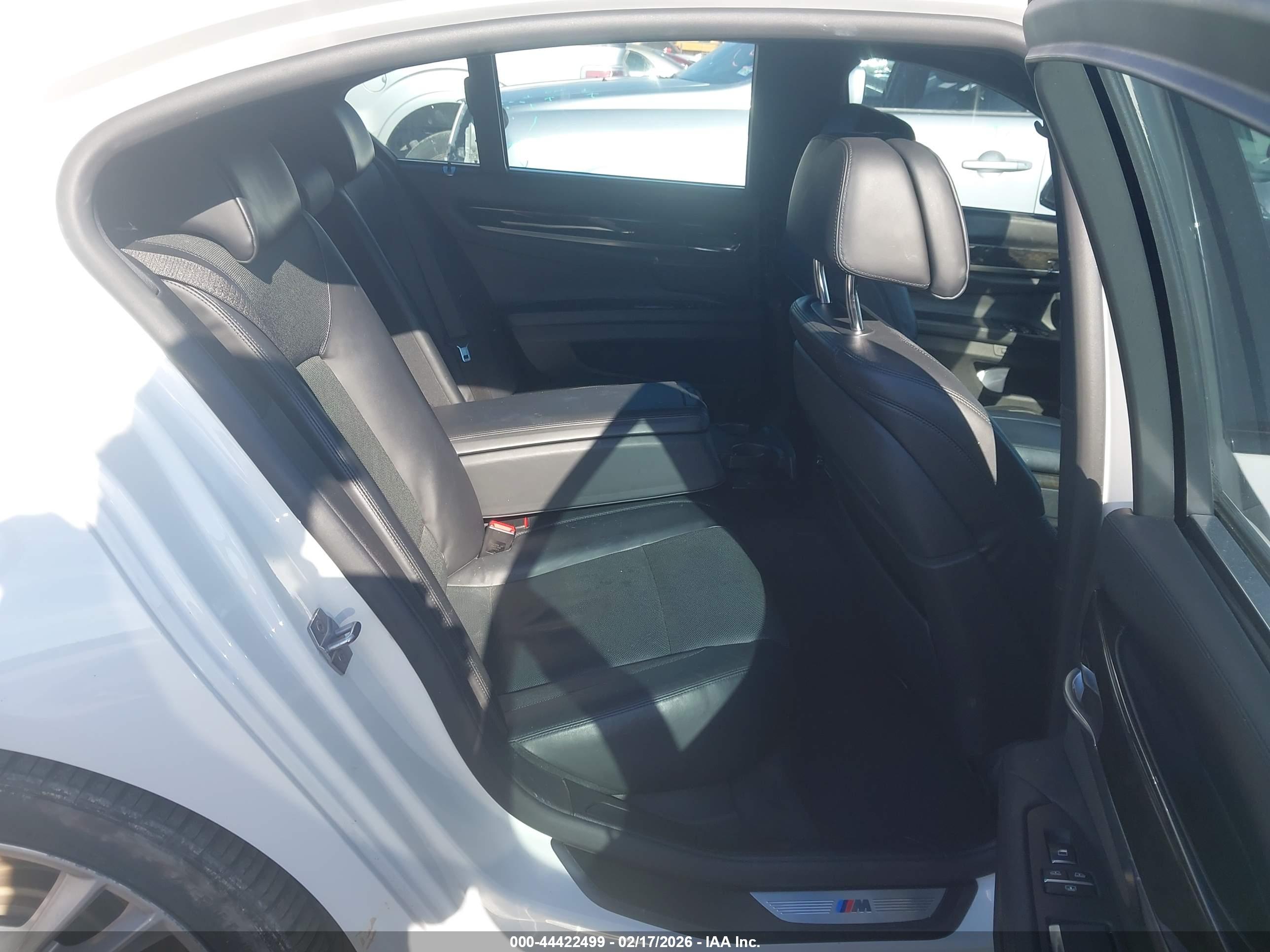 BMW 750I image 8
