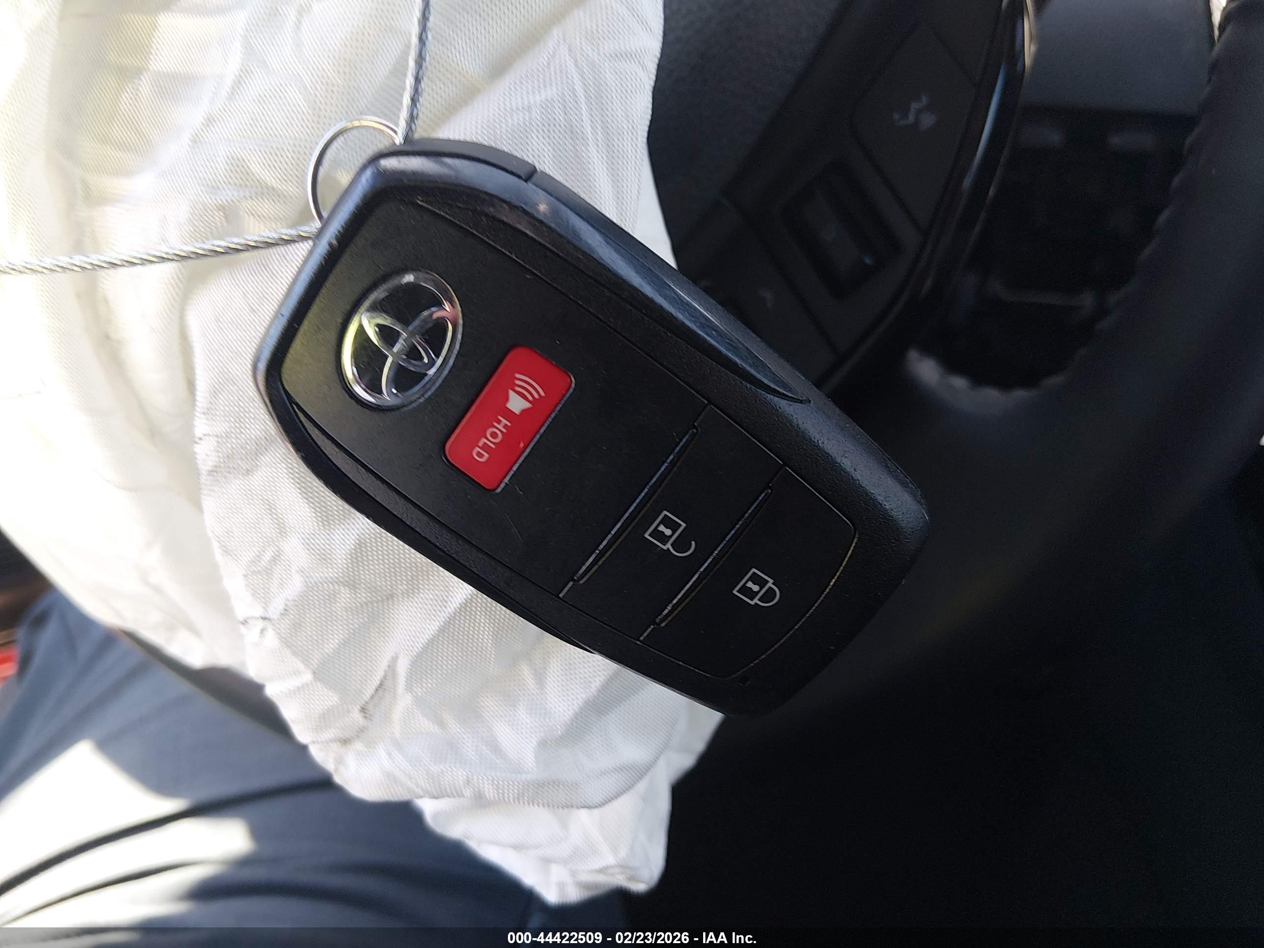 TOYOTA PRIUS image 11