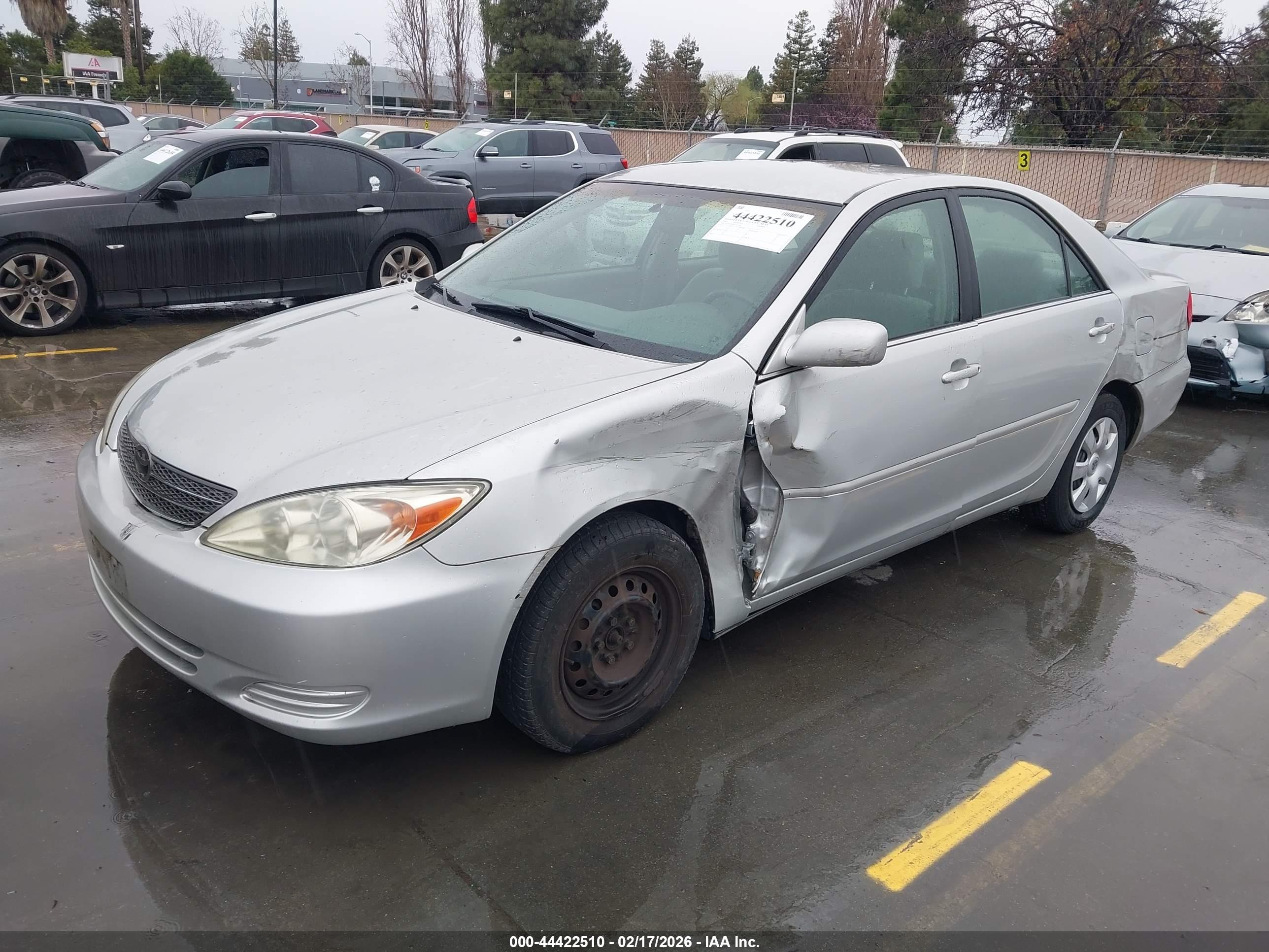 TOYOTA CAMRY image 2