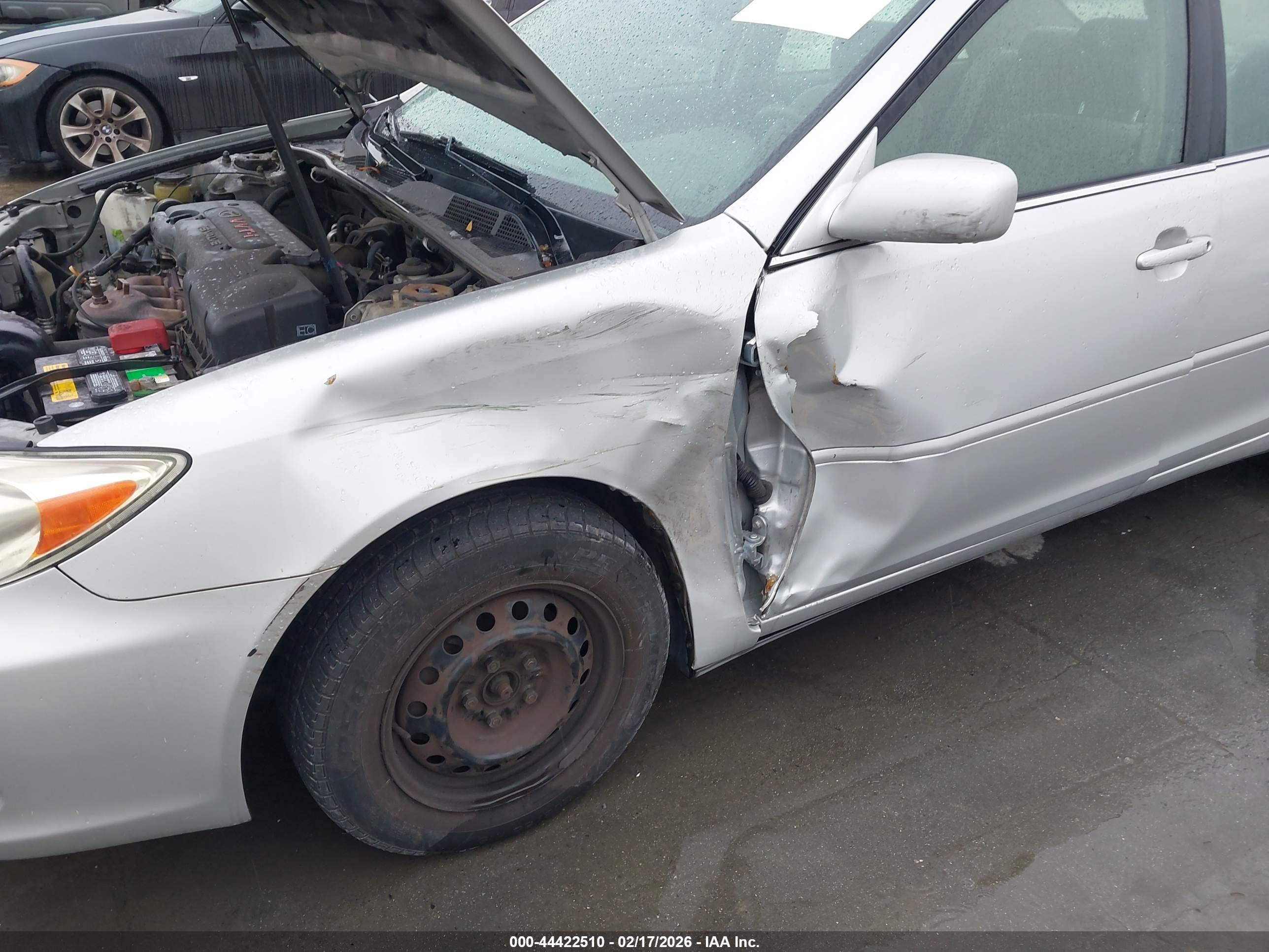 TOYOTA CAMRY image 6