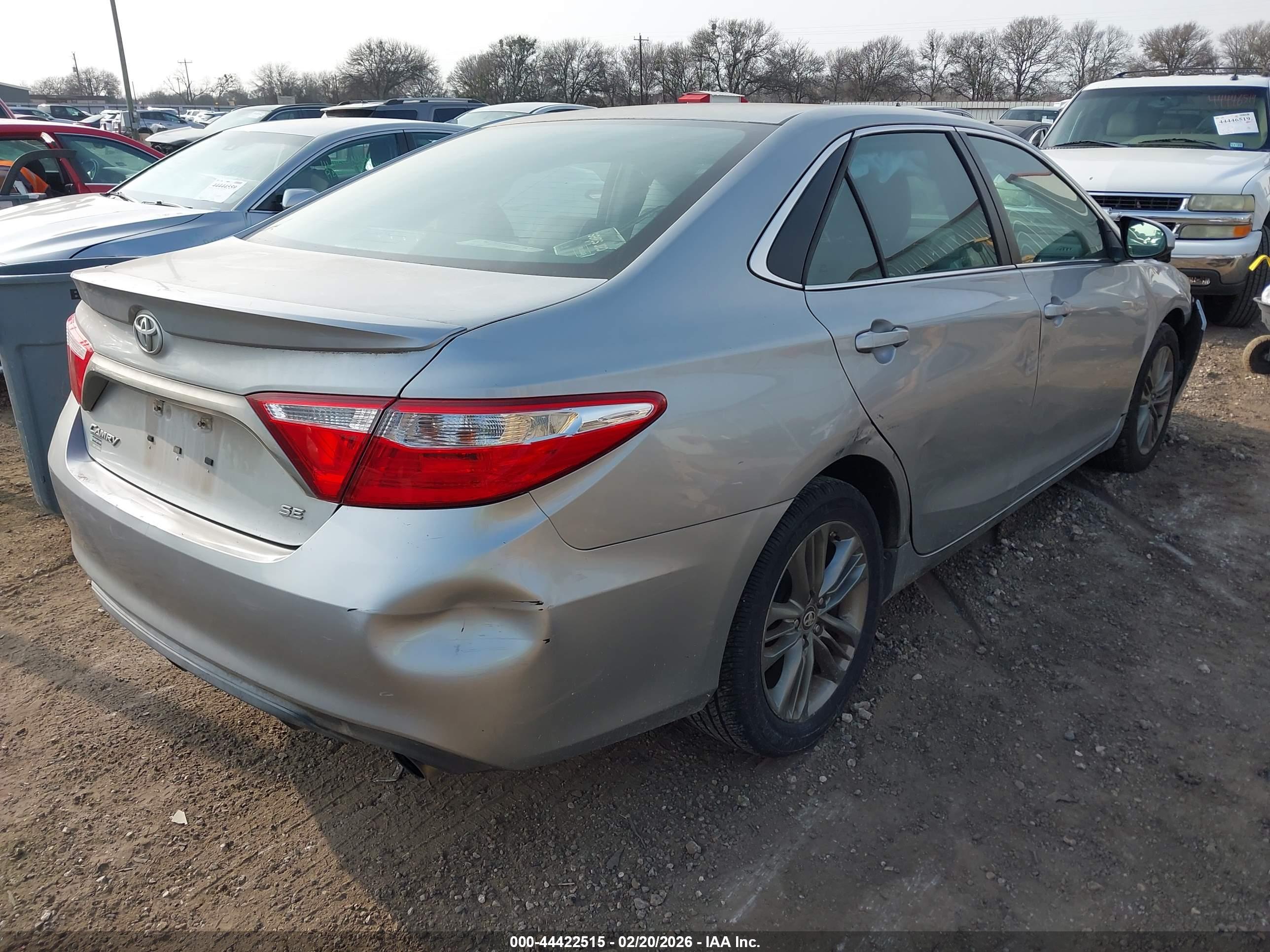 TOYOTA CAMRY image 4
