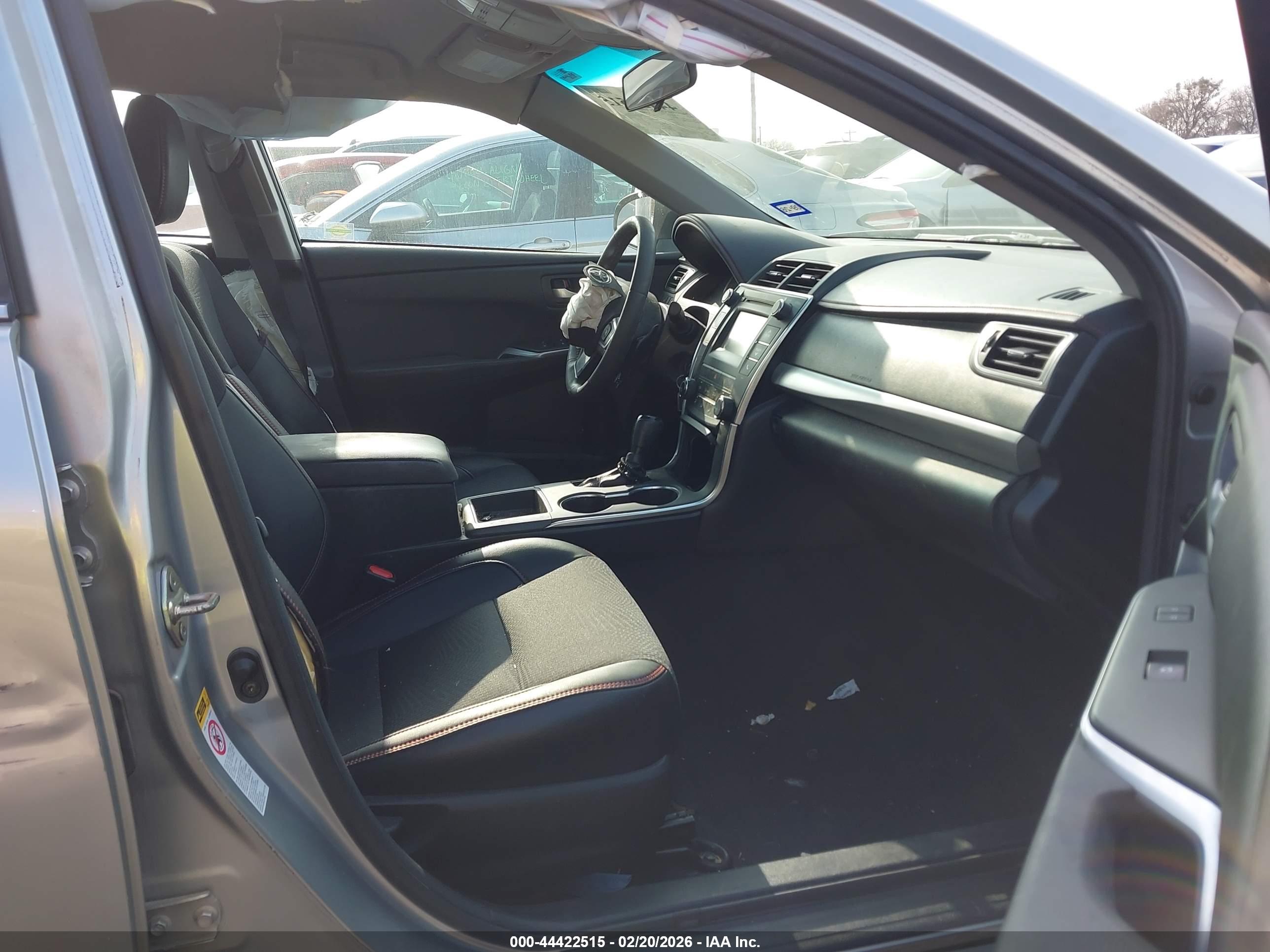 TOYOTA CAMRY image 5