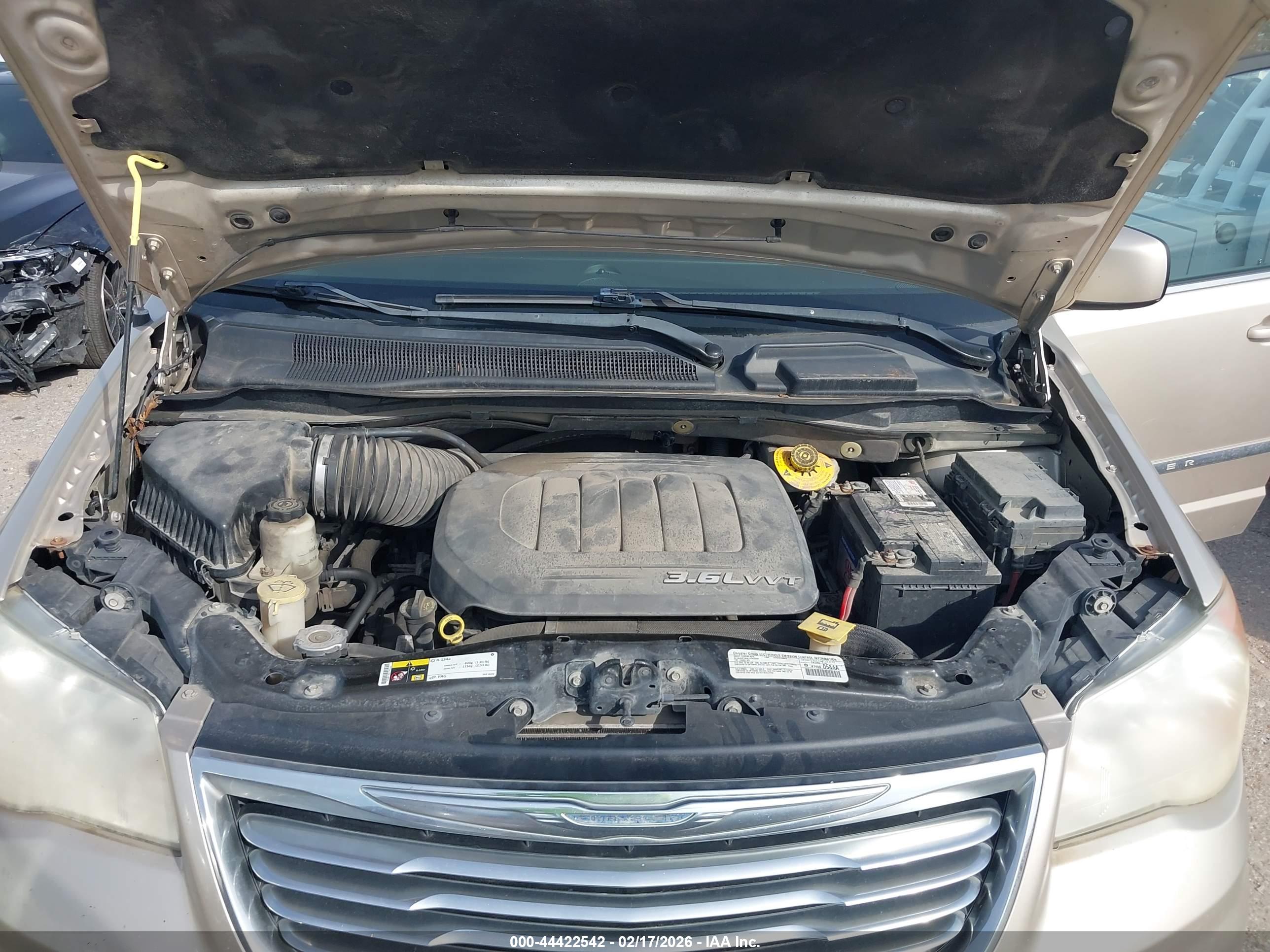 CHRYSLER TOWN image 10