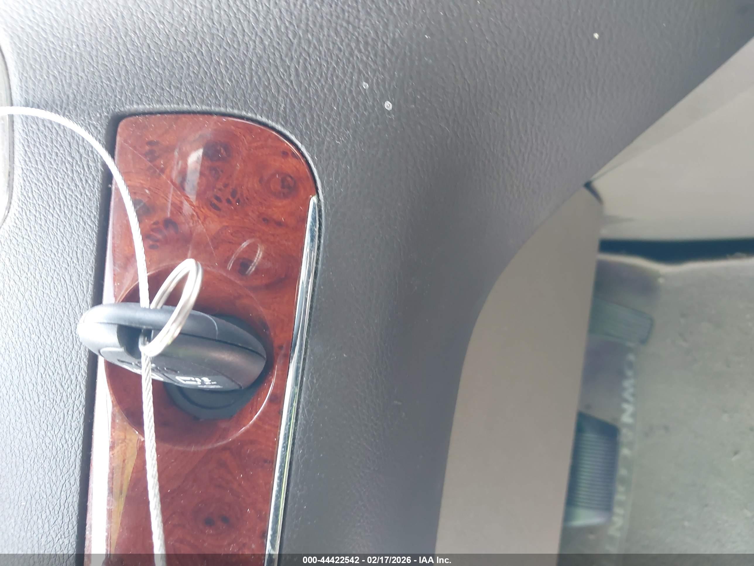 CHRYSLER TOWN image 11