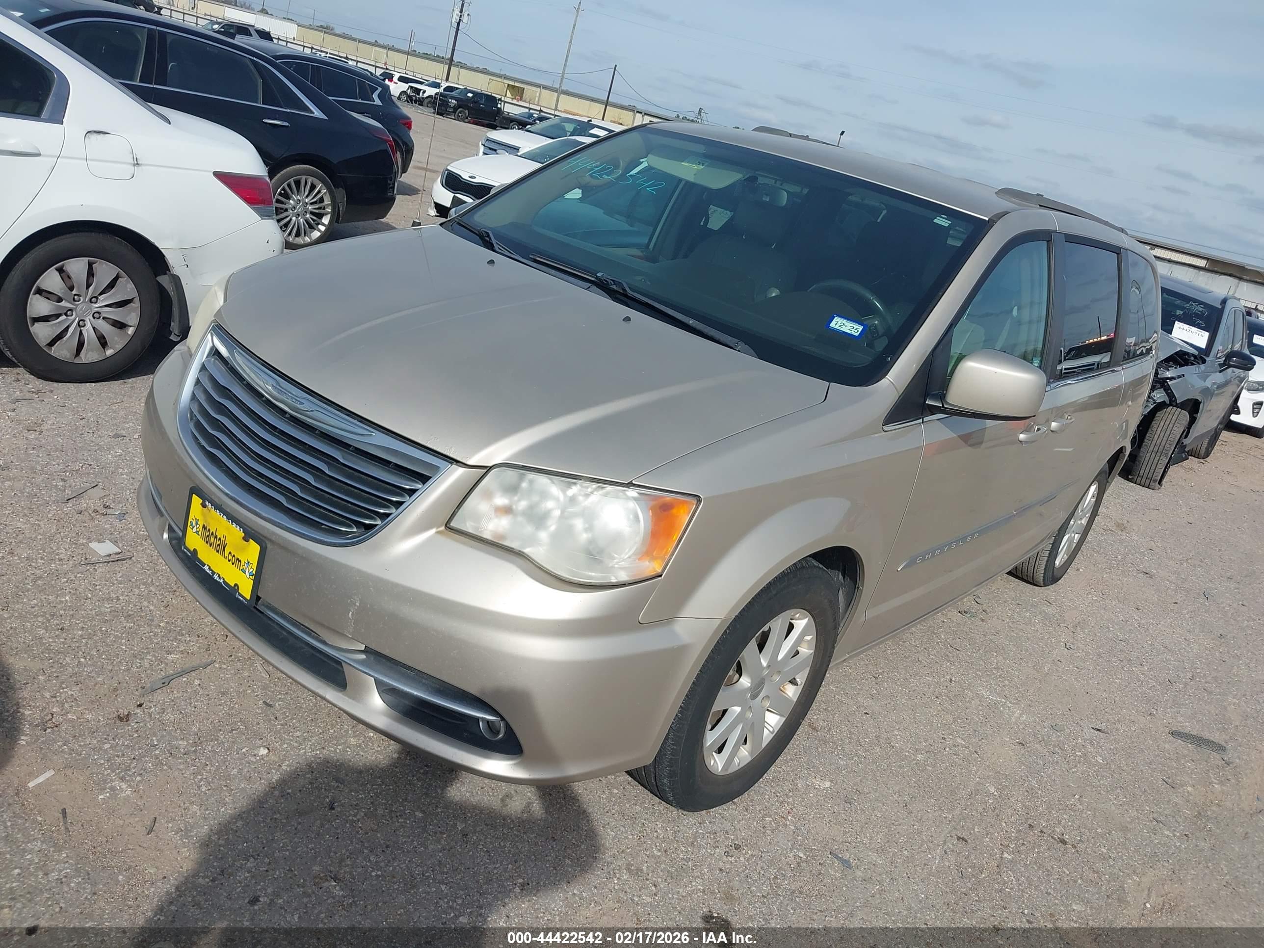 CHRYSLER TOWN image 2