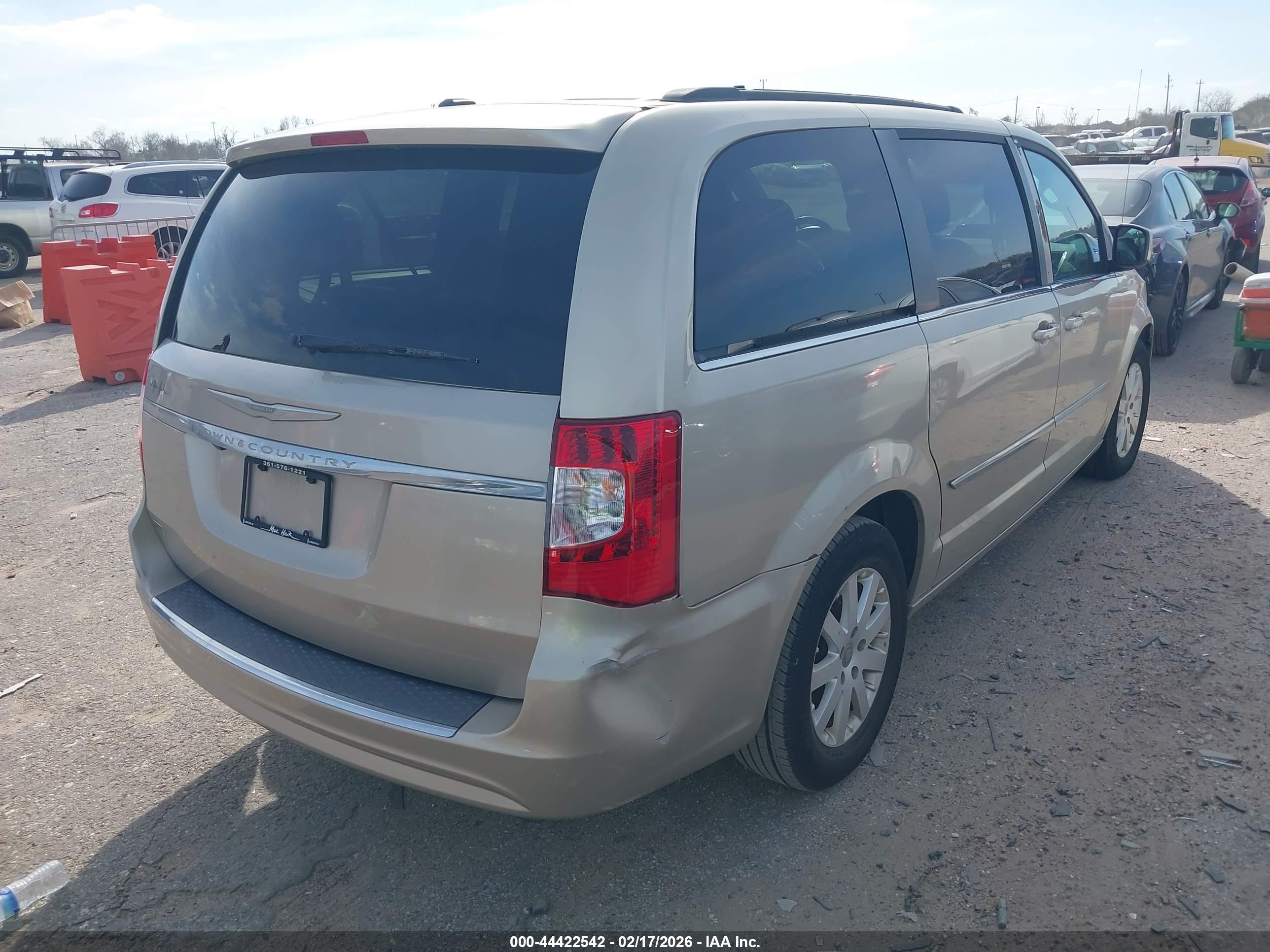 CHRYSLER TOWN image 4
