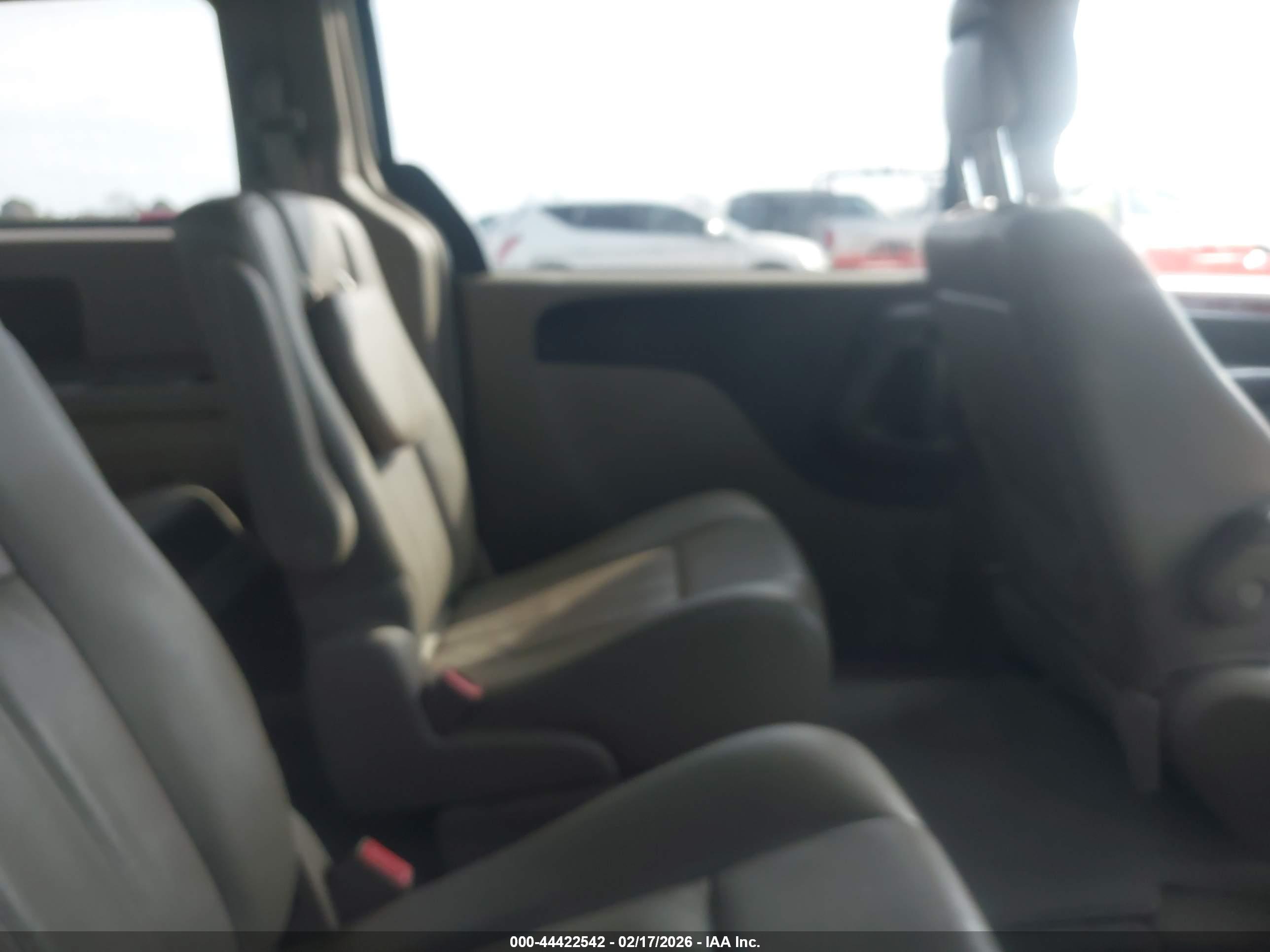 CHRYSLER TOWN image 8