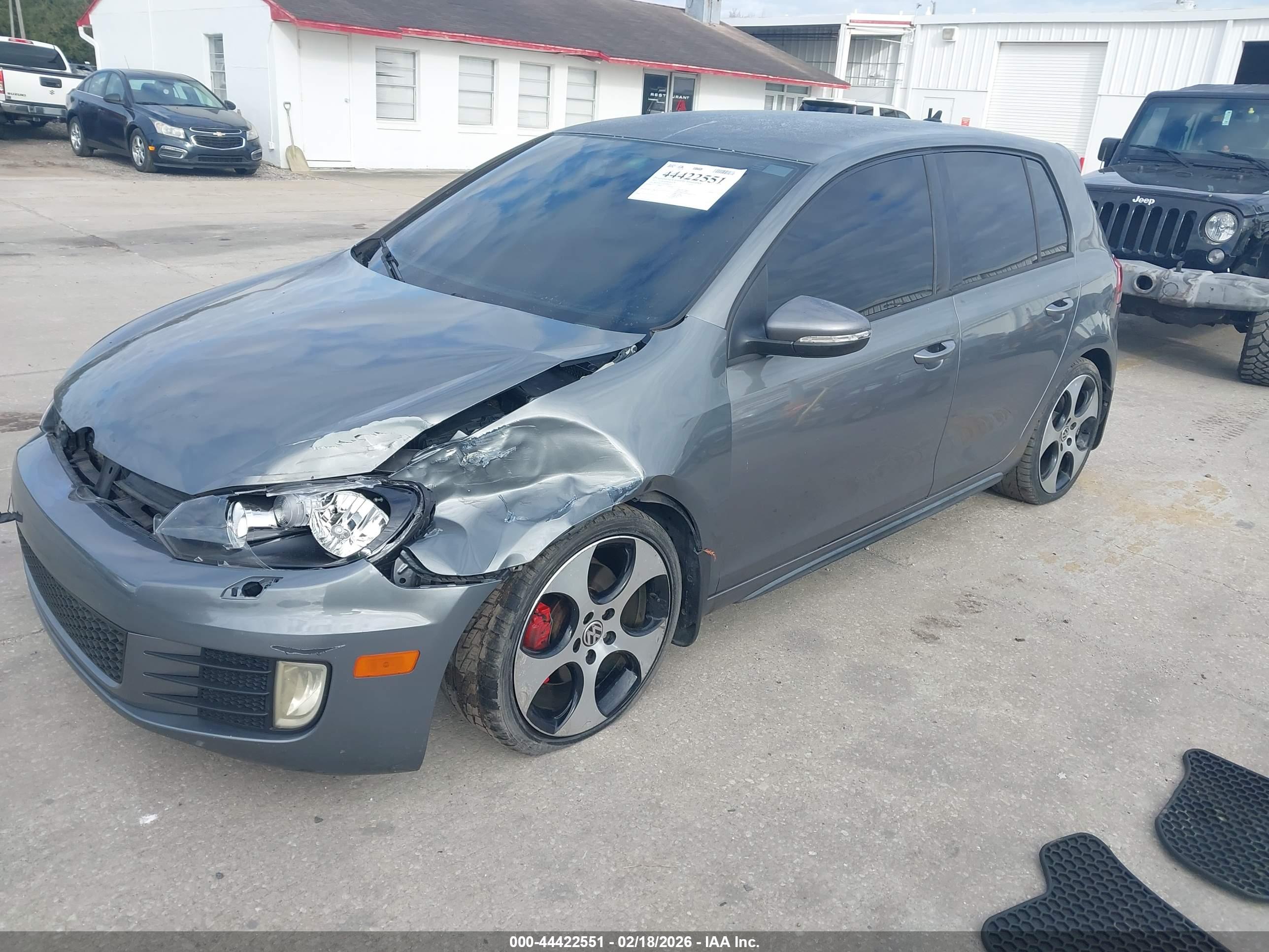 VOLKSWAGEN GTI image 2