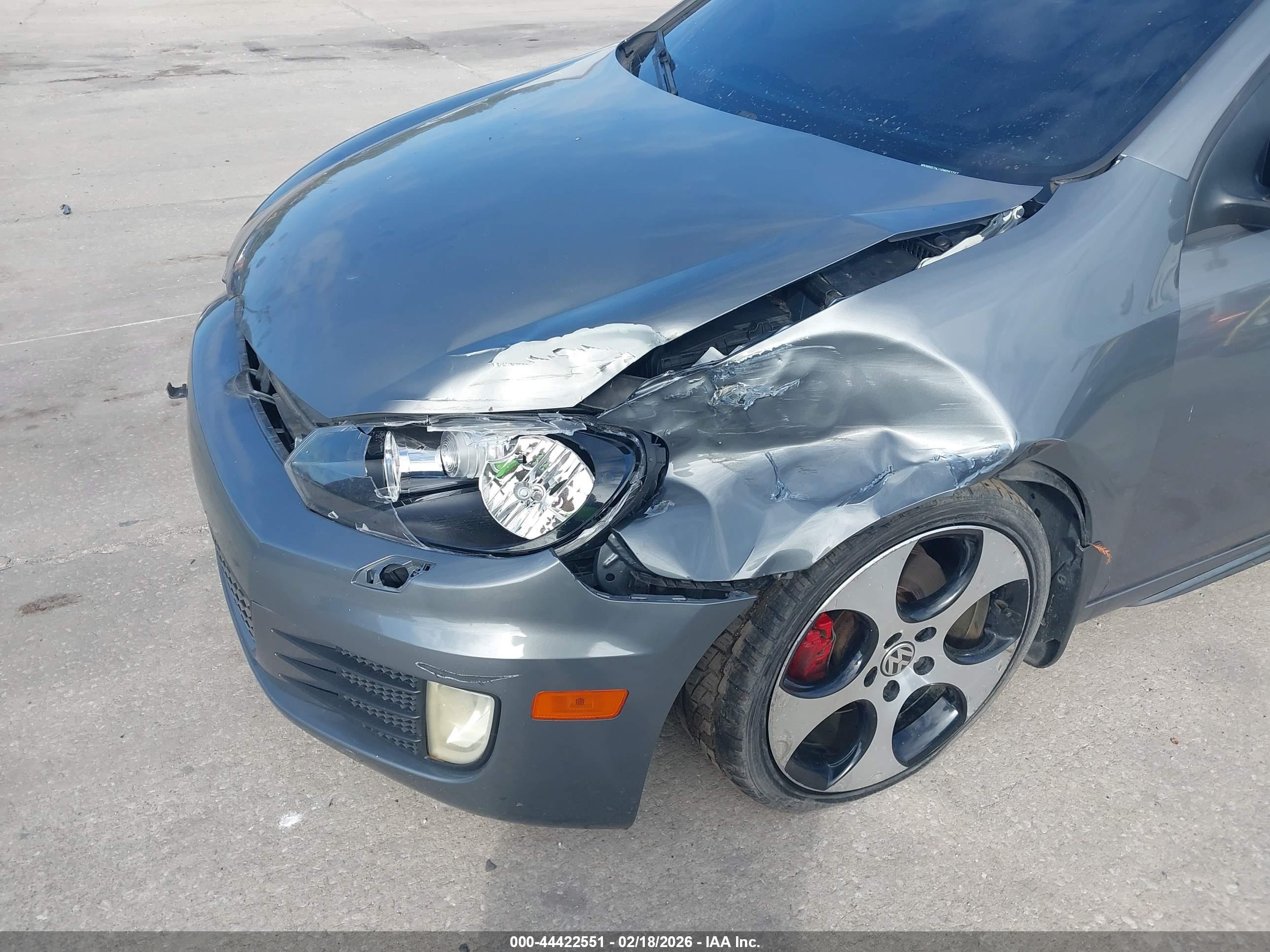 VOLKSWAGEN GTI image 6