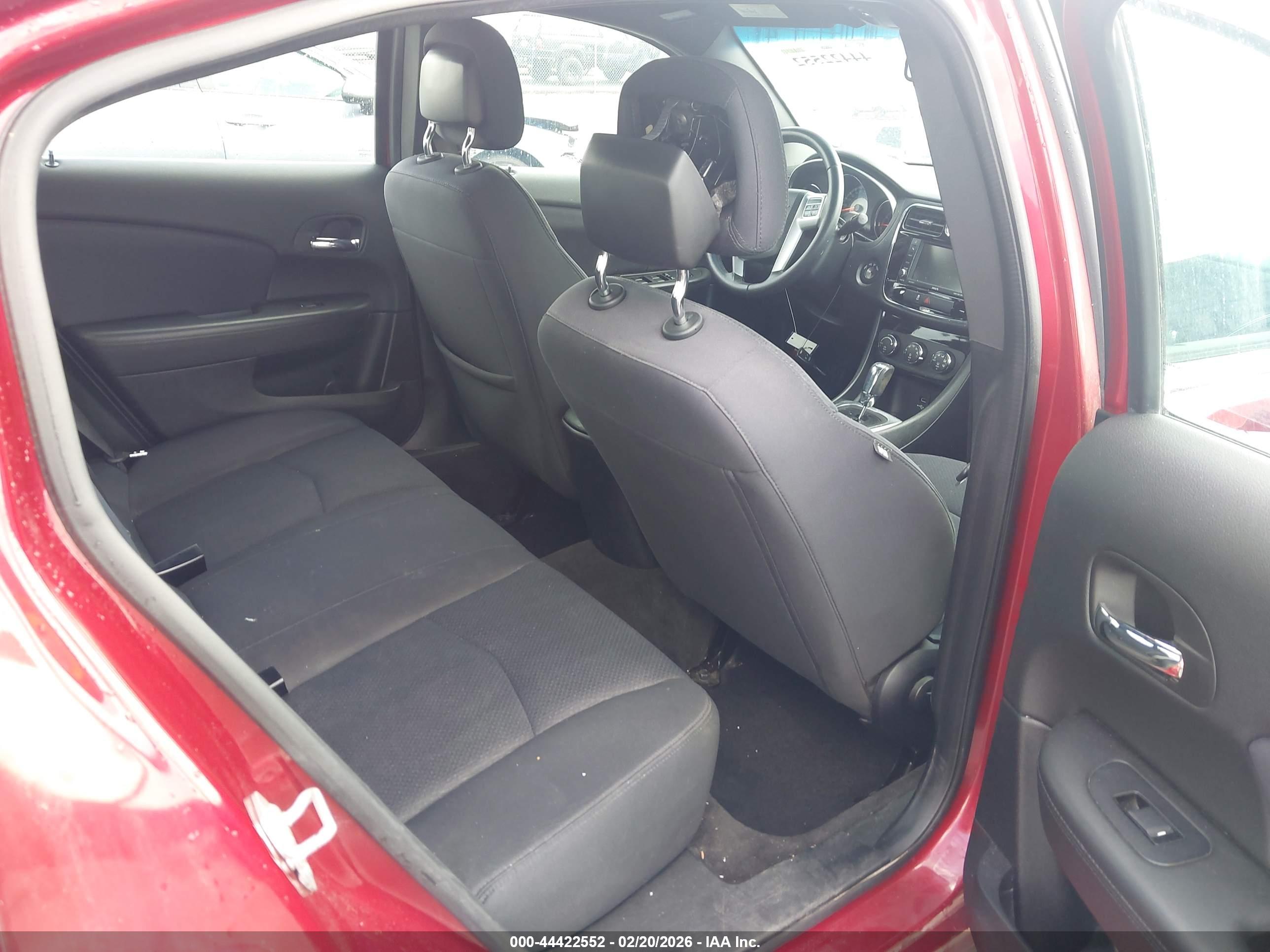 CHRYSLER 200 image 8