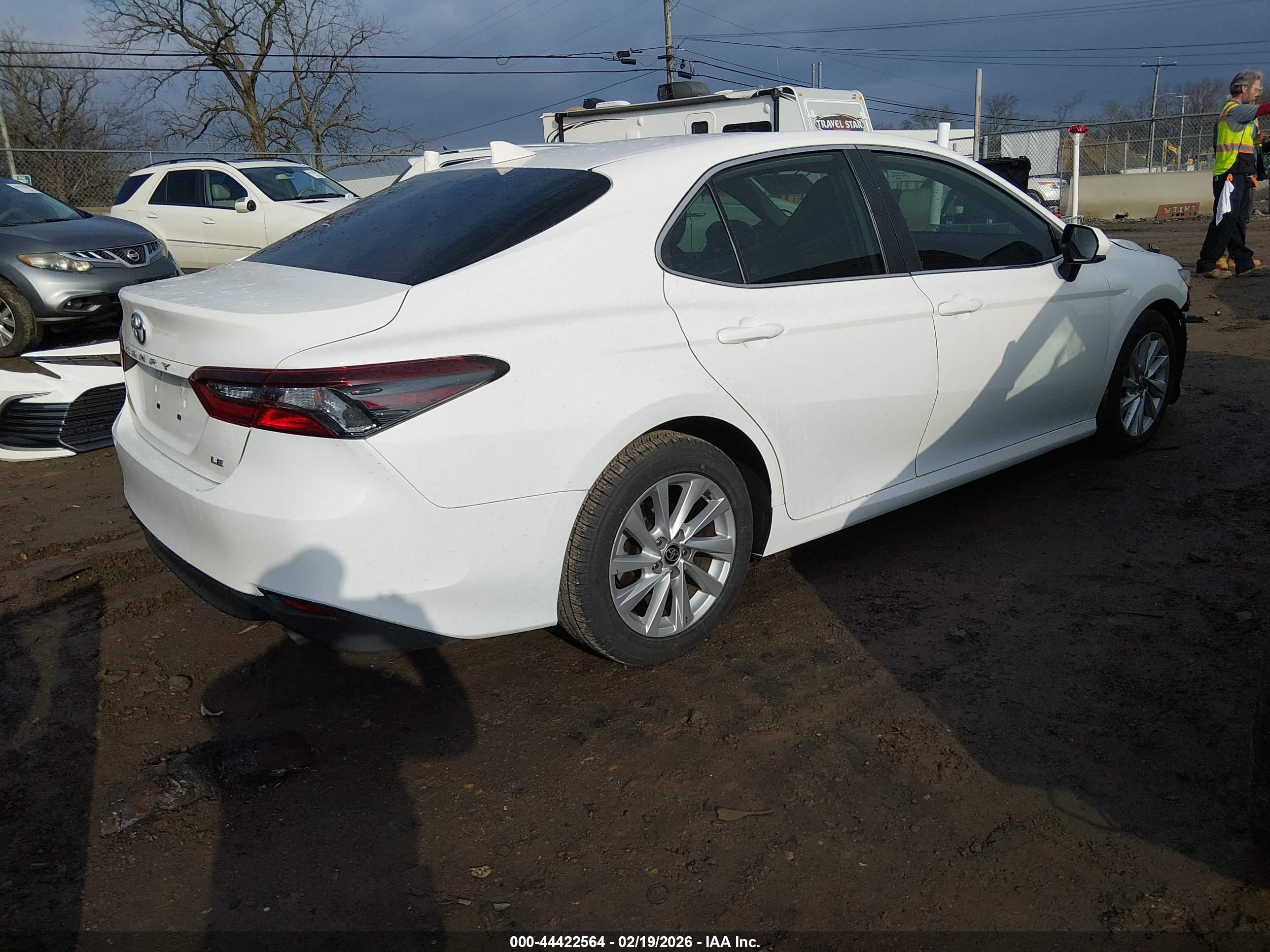 TOYOTA CAMRY image 4