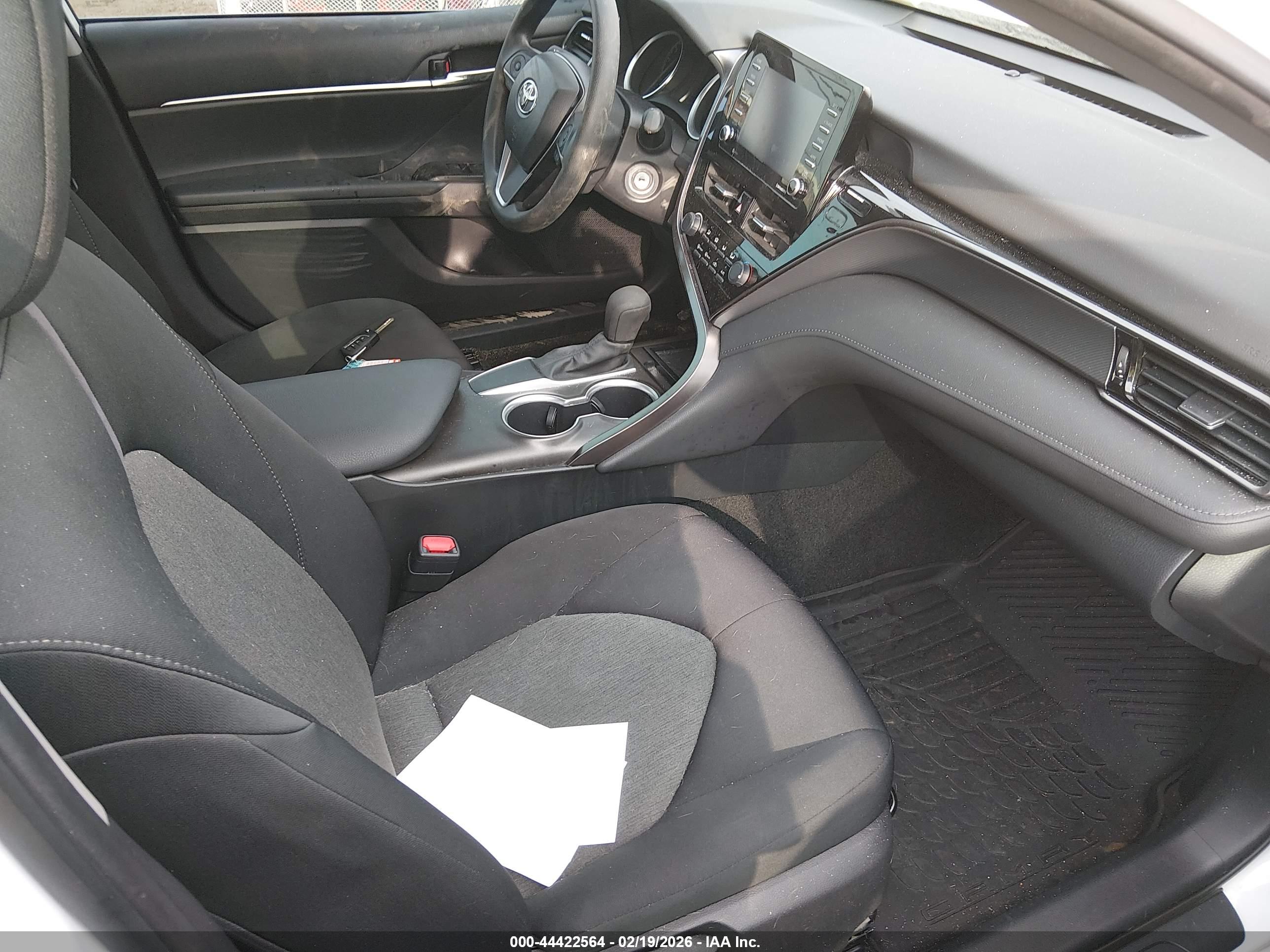 TOYOTA CAMRY image 5