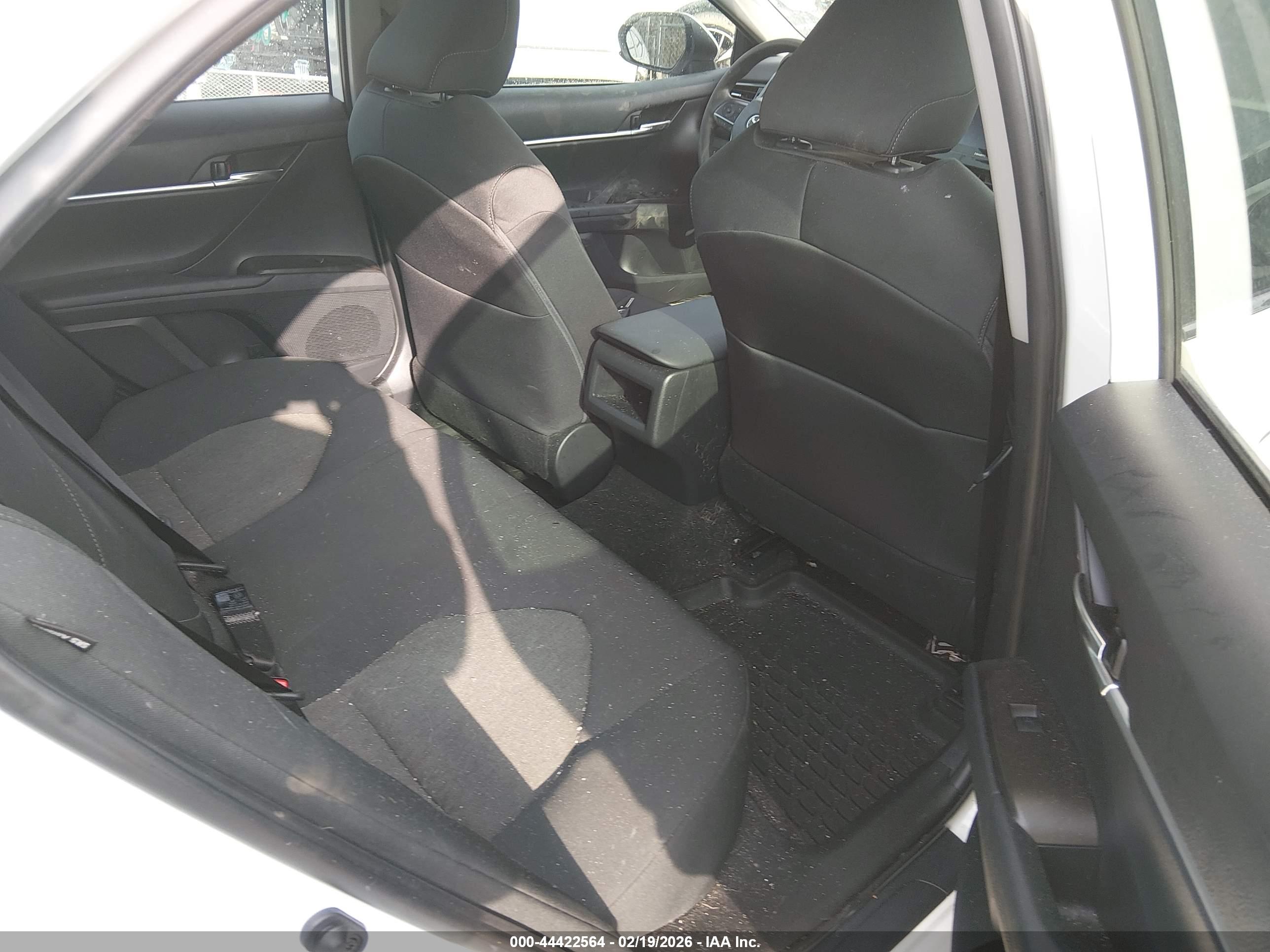 TOYOTA CAMRY image 8