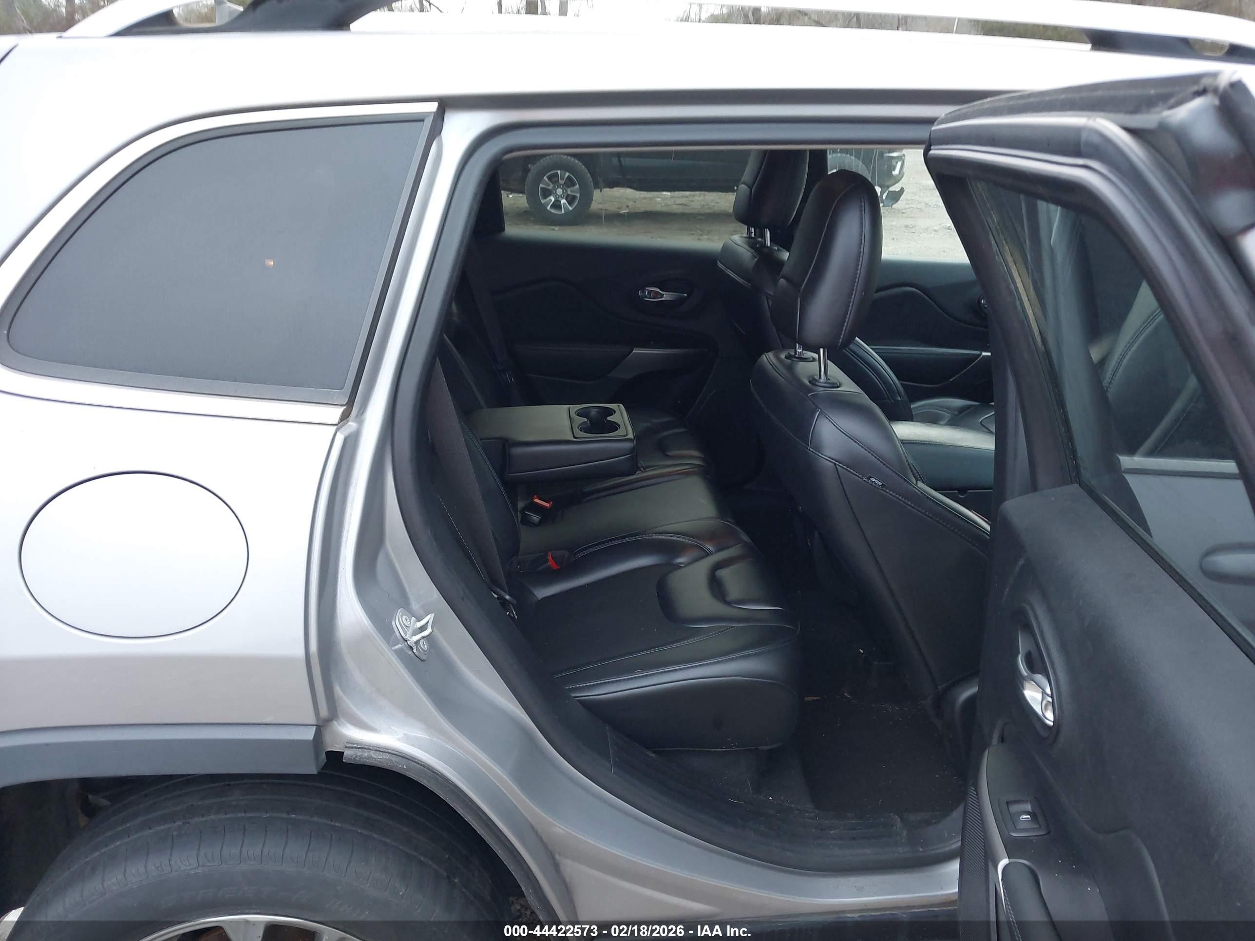 JEEP CHEROKEE image 8