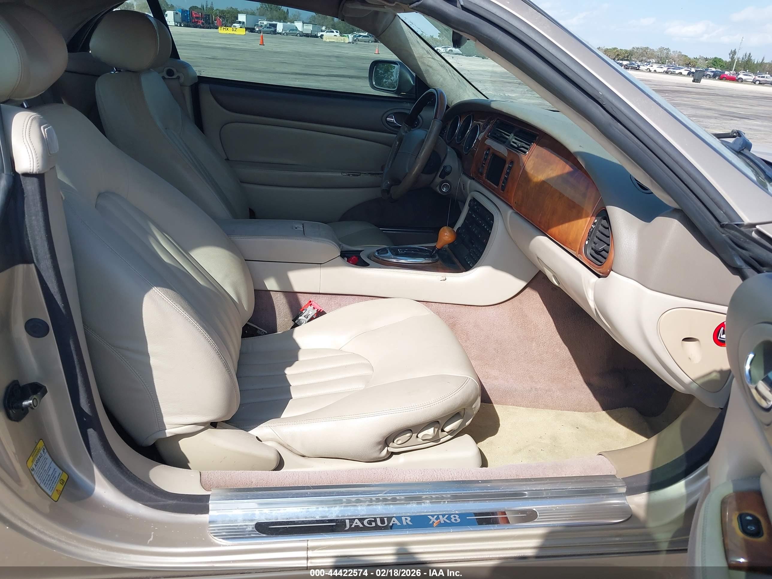 JAGUAR XK8 image 5