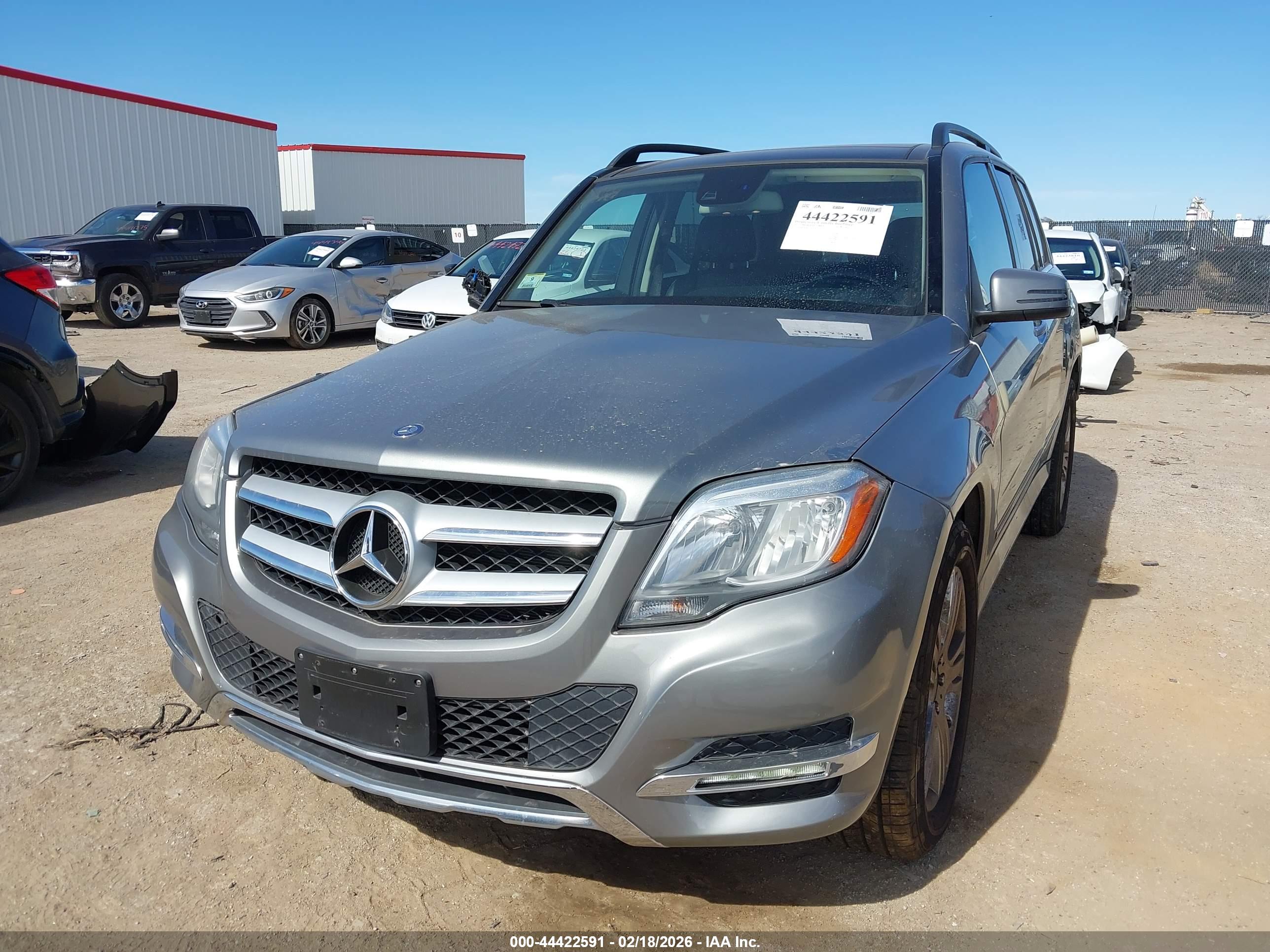 MERCEDES-BENZ GLK image 2