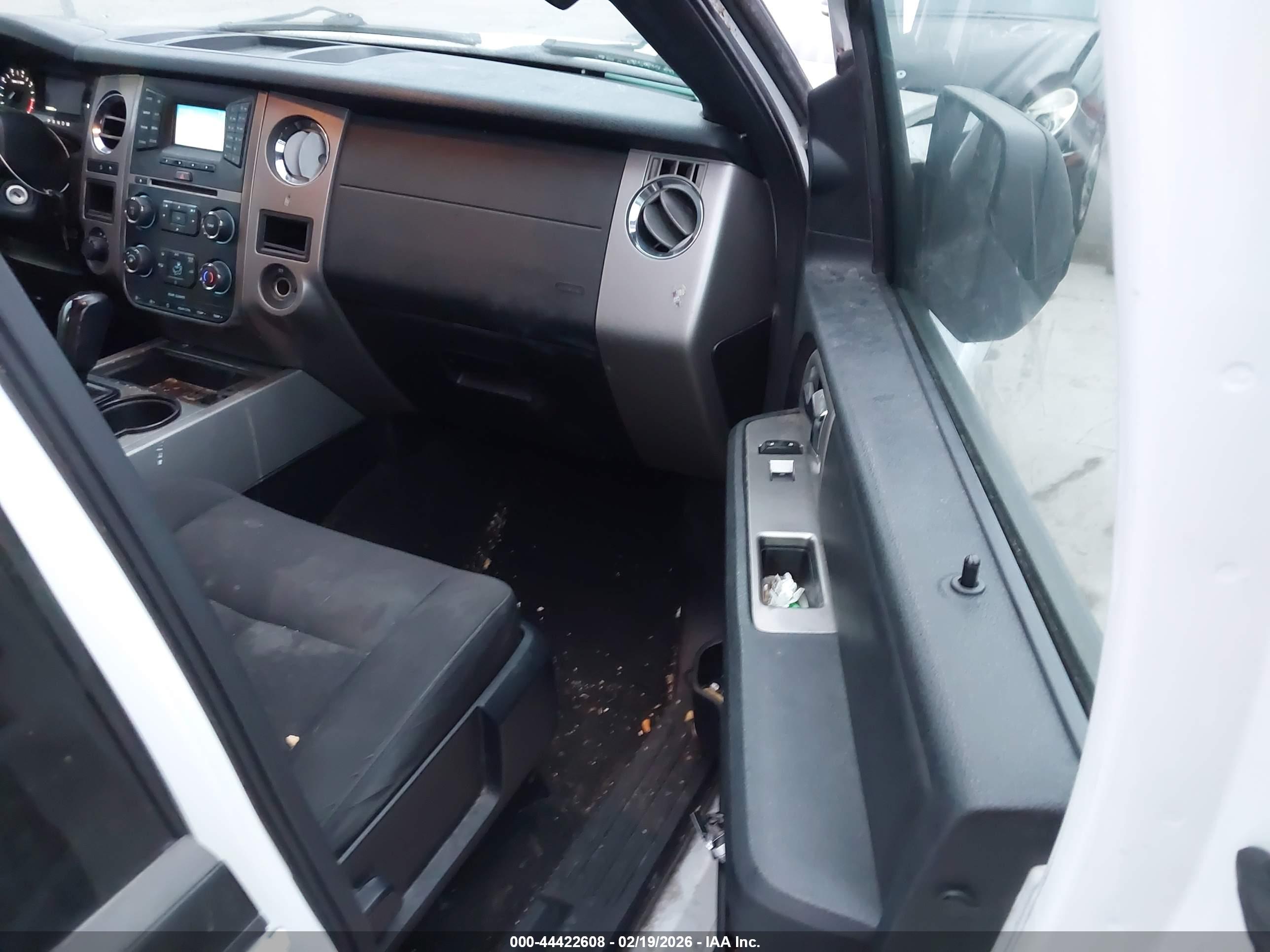 FORD EXPEDITION image 5