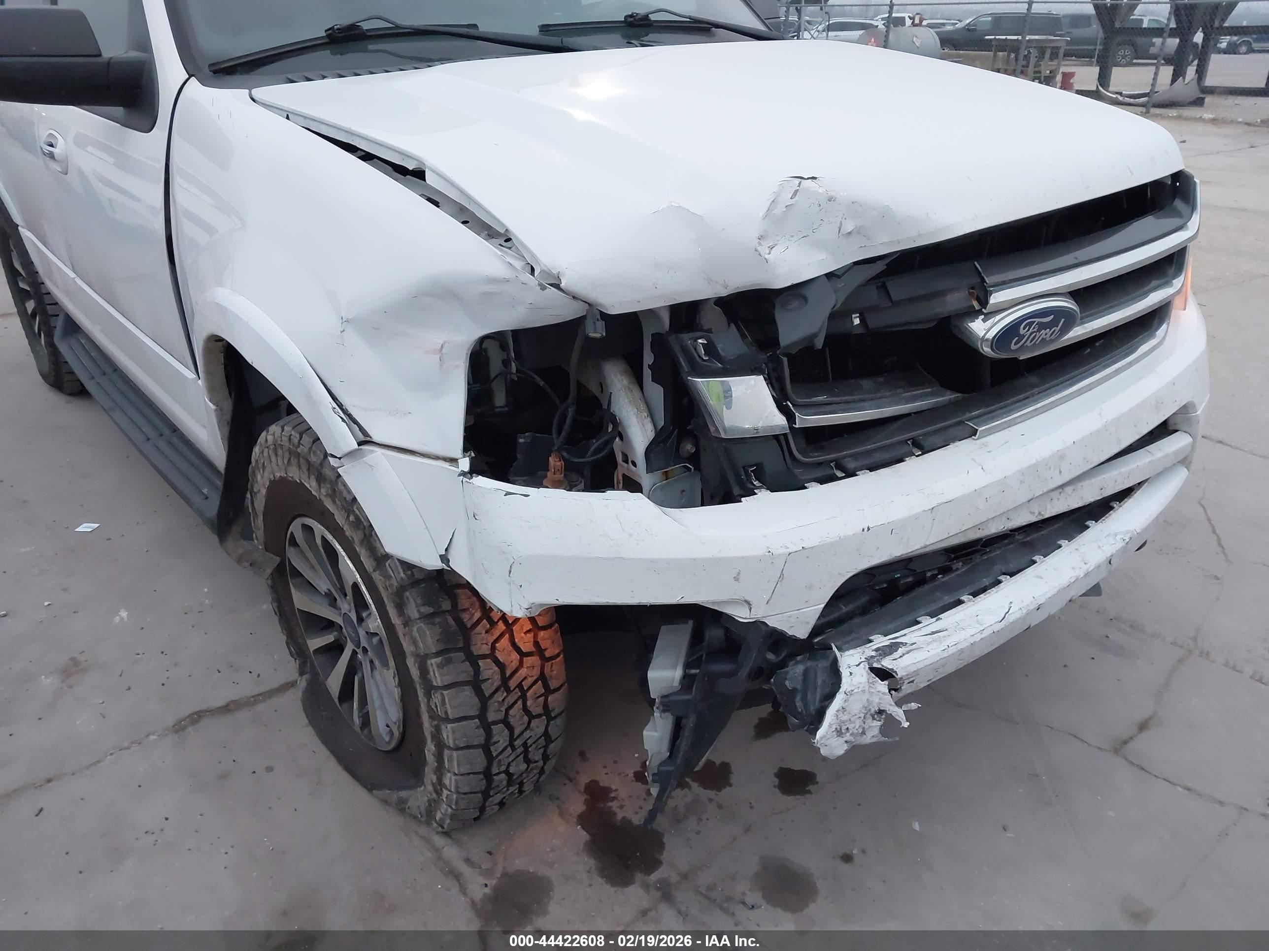 FORD EXPEDITION image 6