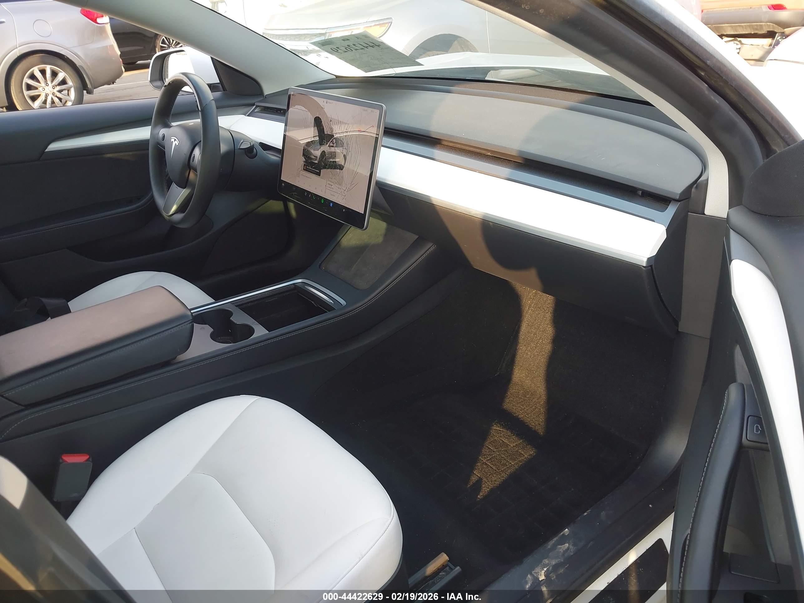 TESLA MODEL image 5