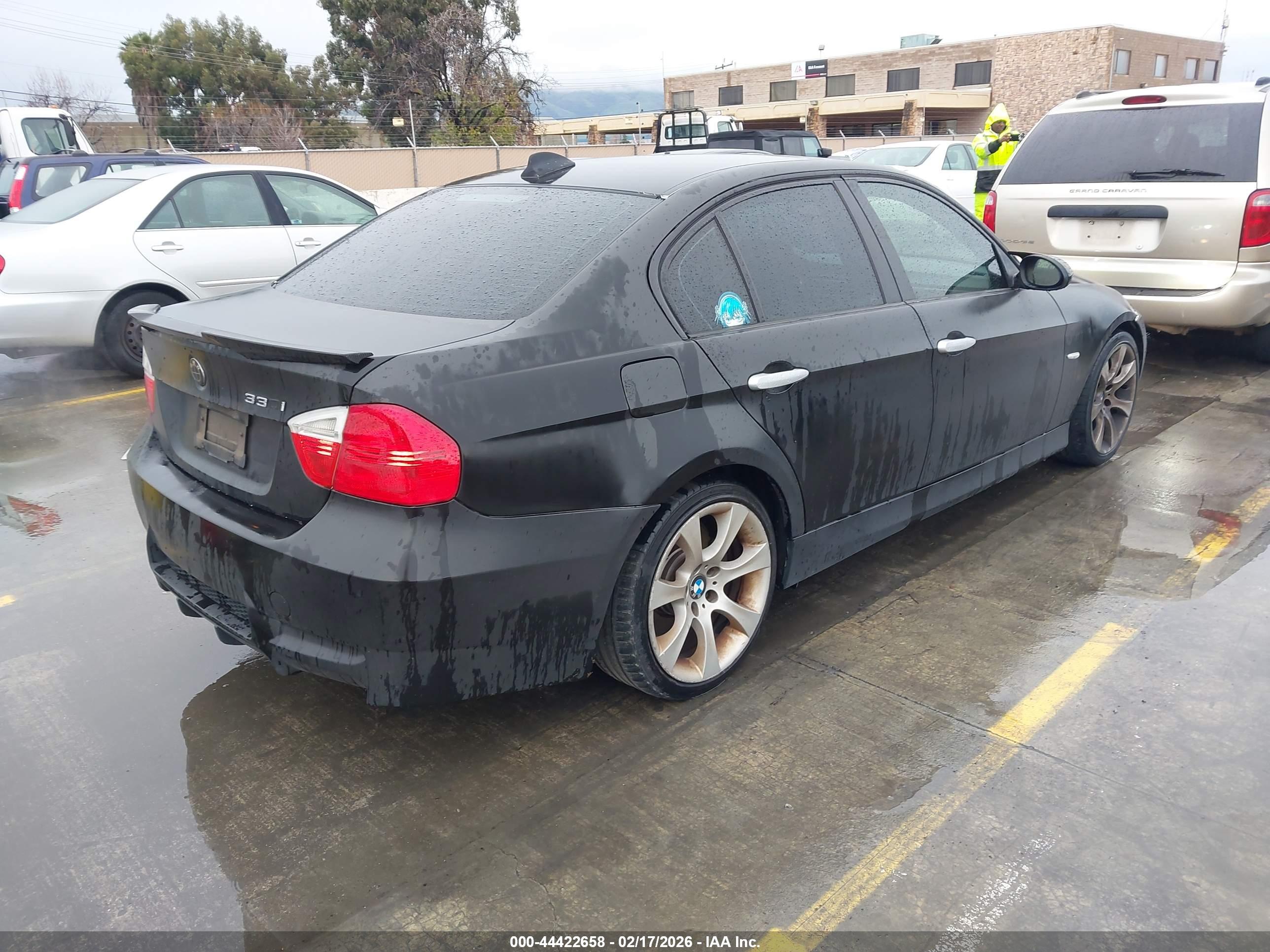 BMW 330I image 4
