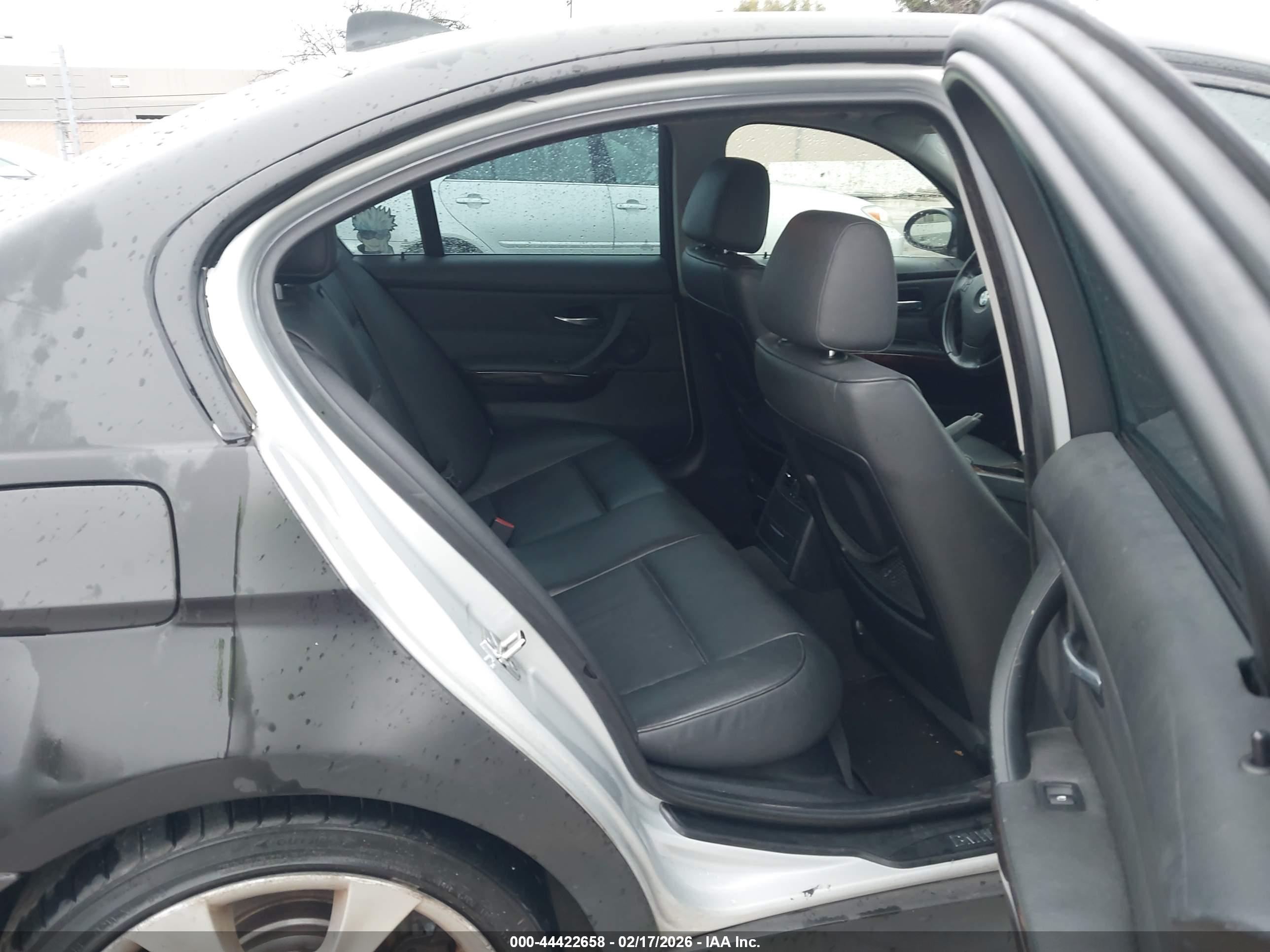 BMW 330I image 8