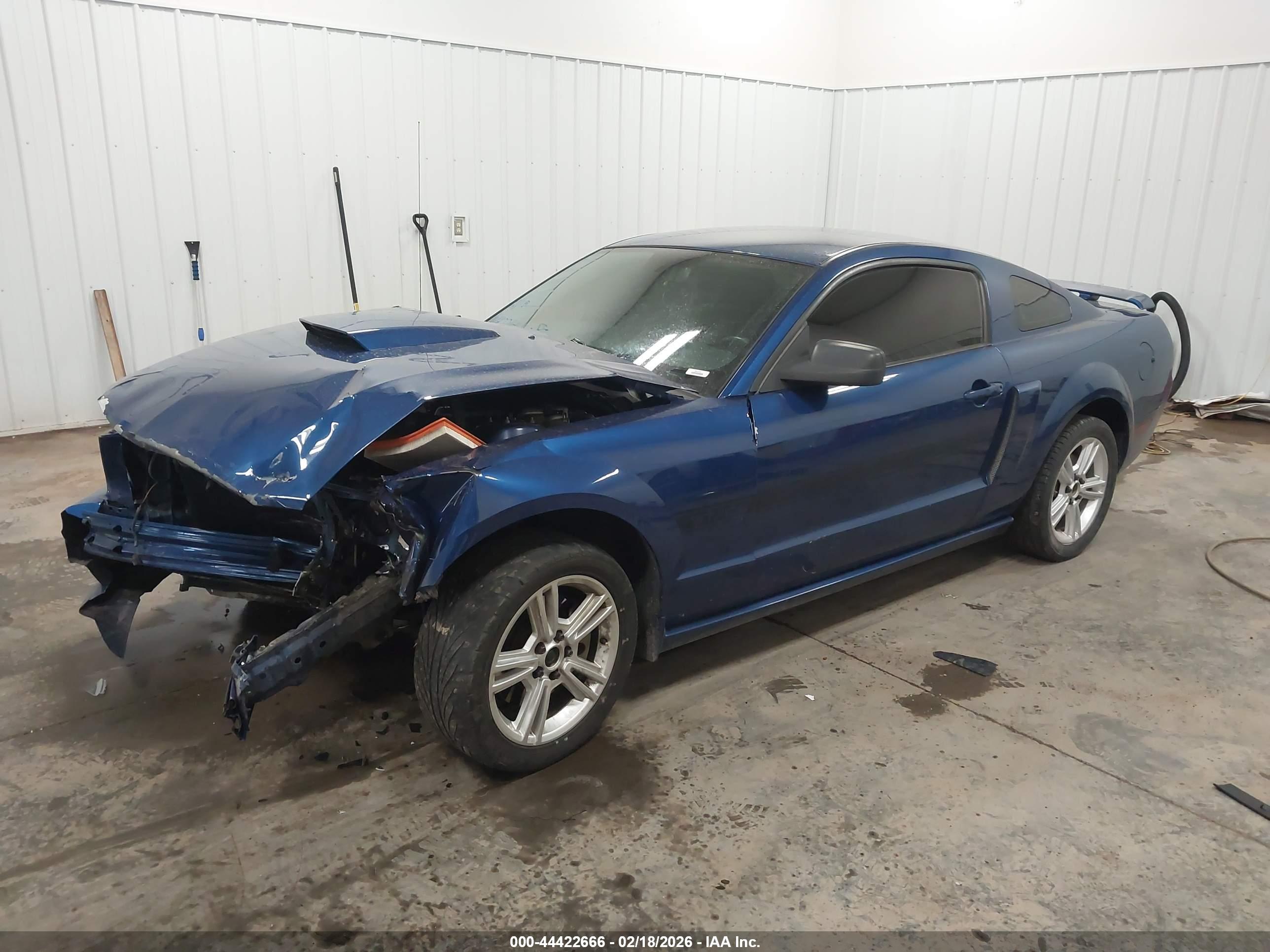 FORD MUSTANG image 2