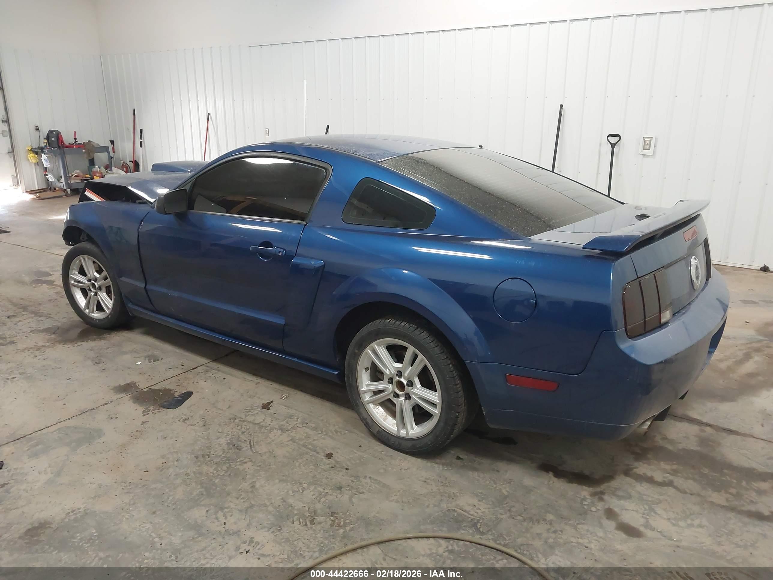 FORD MUSTANG image 3