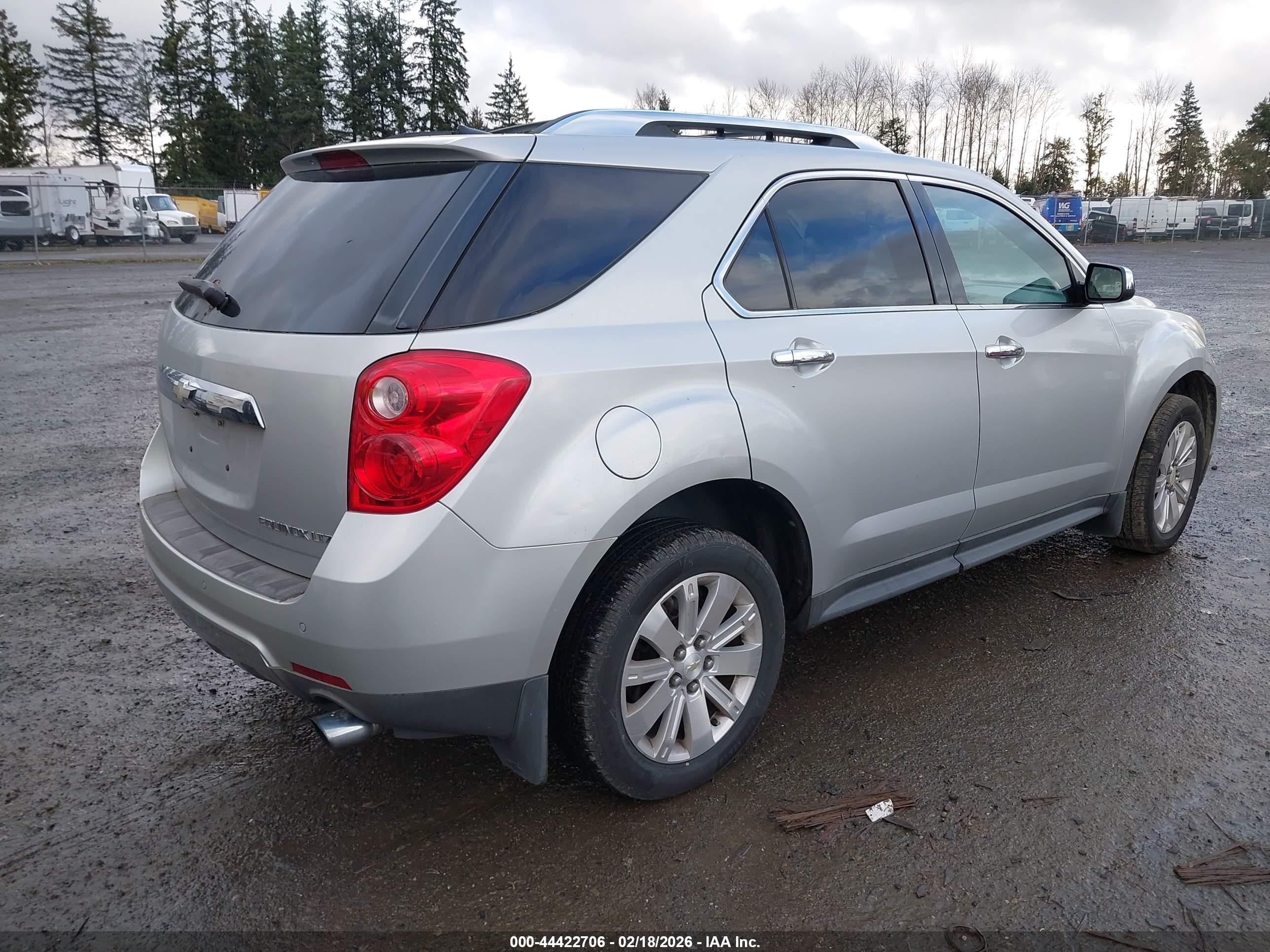 CHEVROLET EQUINOX image 4