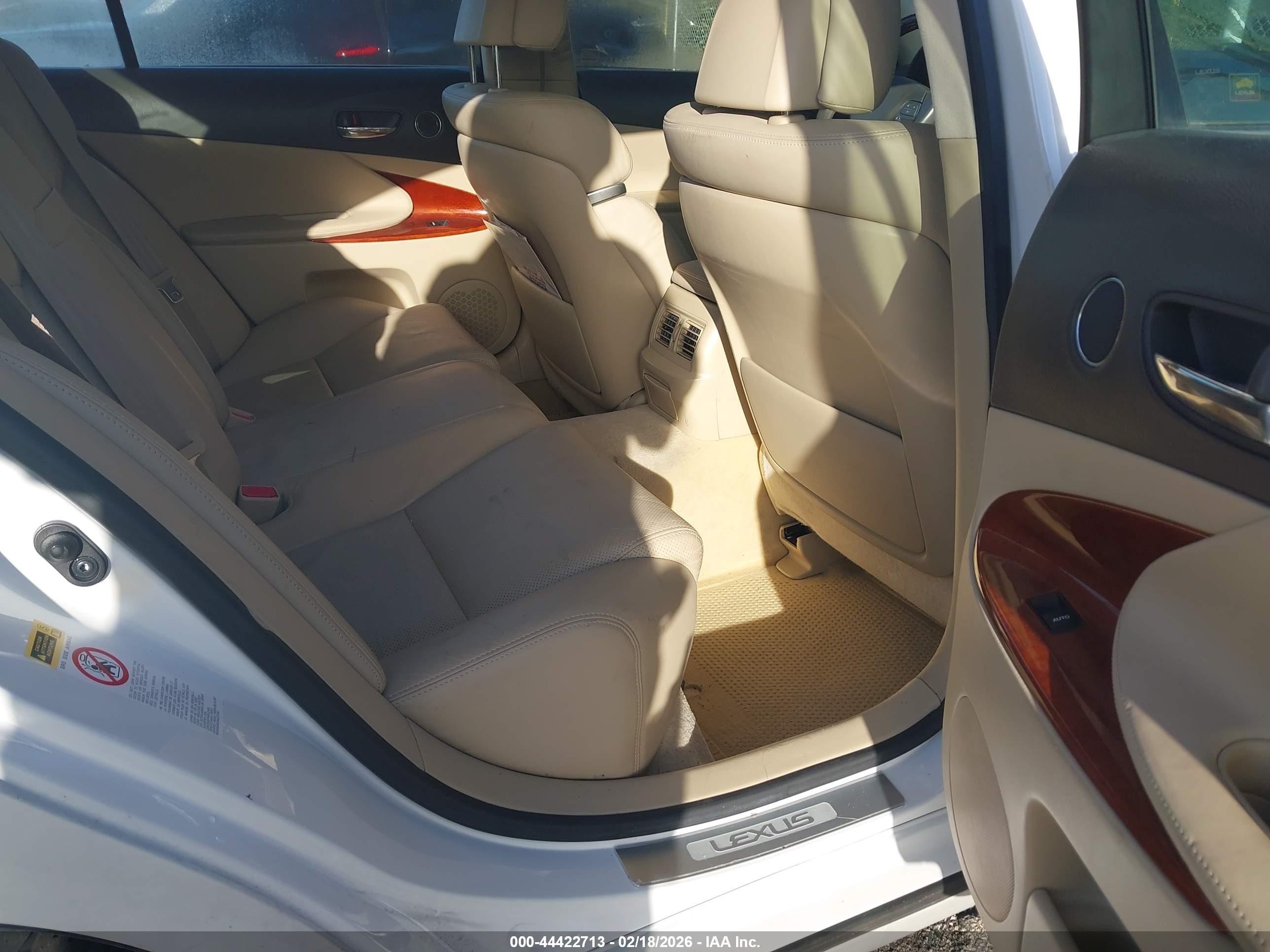 LEXUS GS image 8