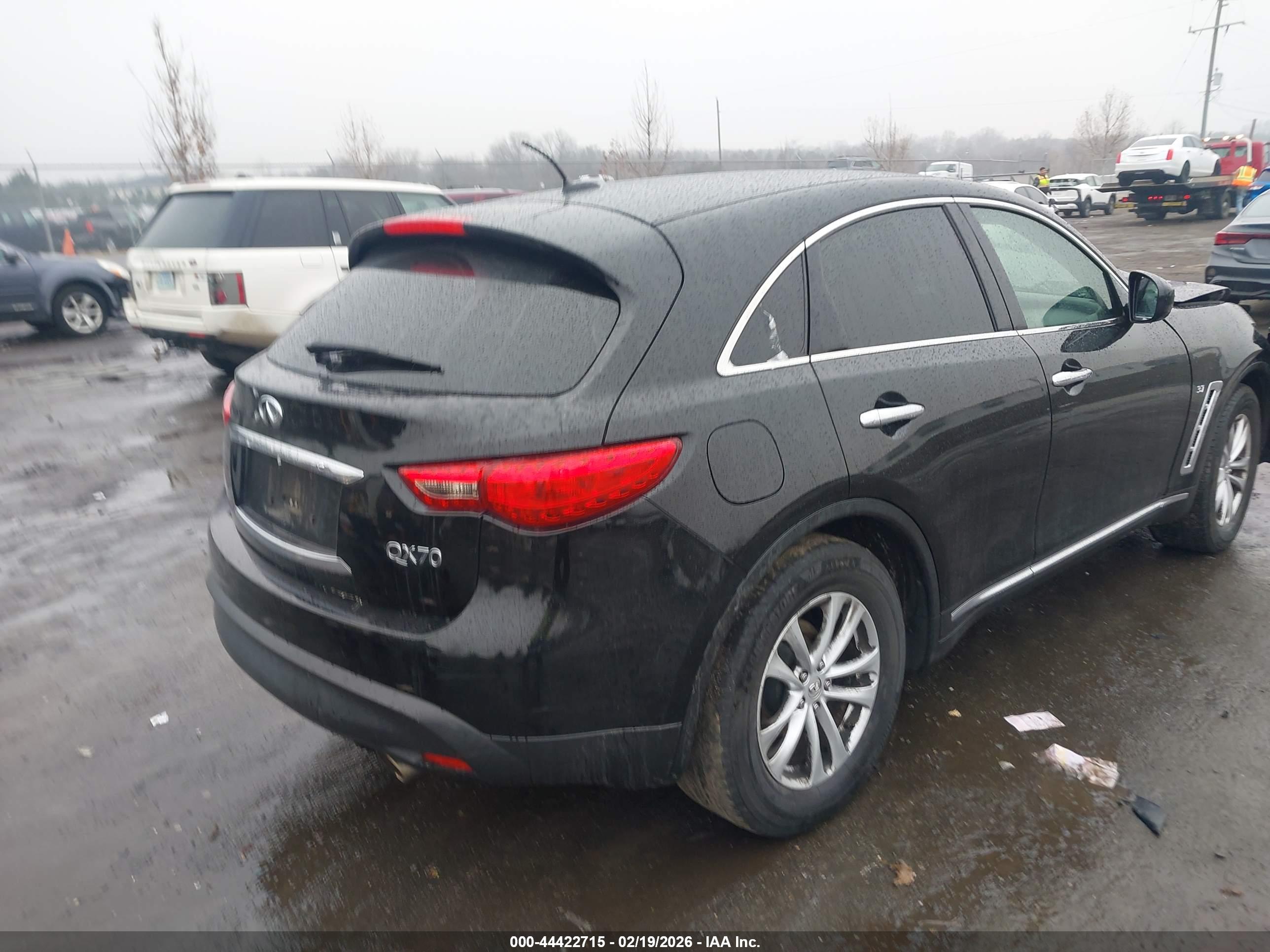 INFINITI QX70 image 4