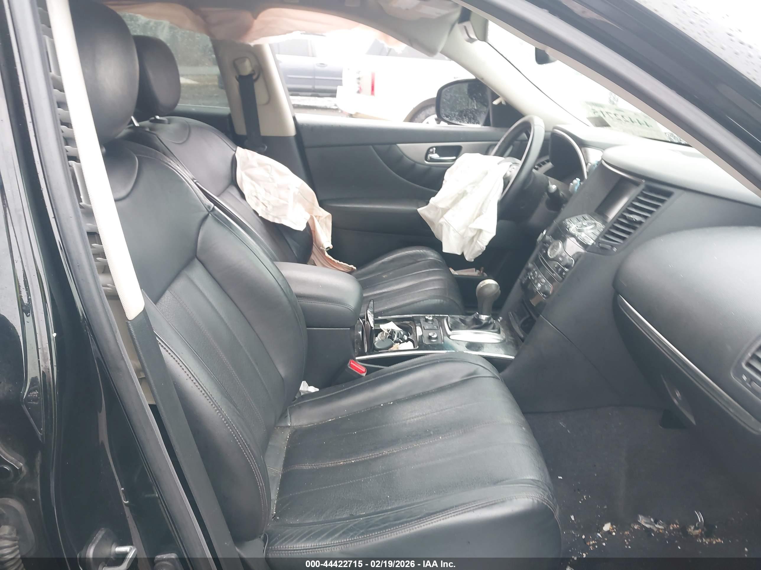 INFINITI QX70 image 5