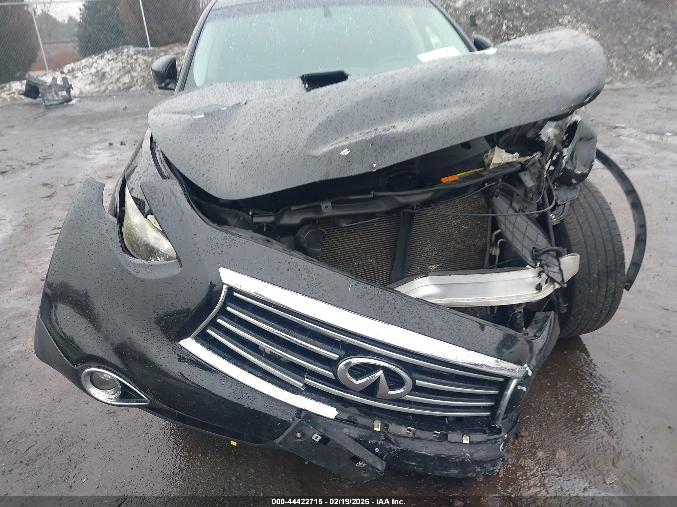 INFINITI QX70 image 6
