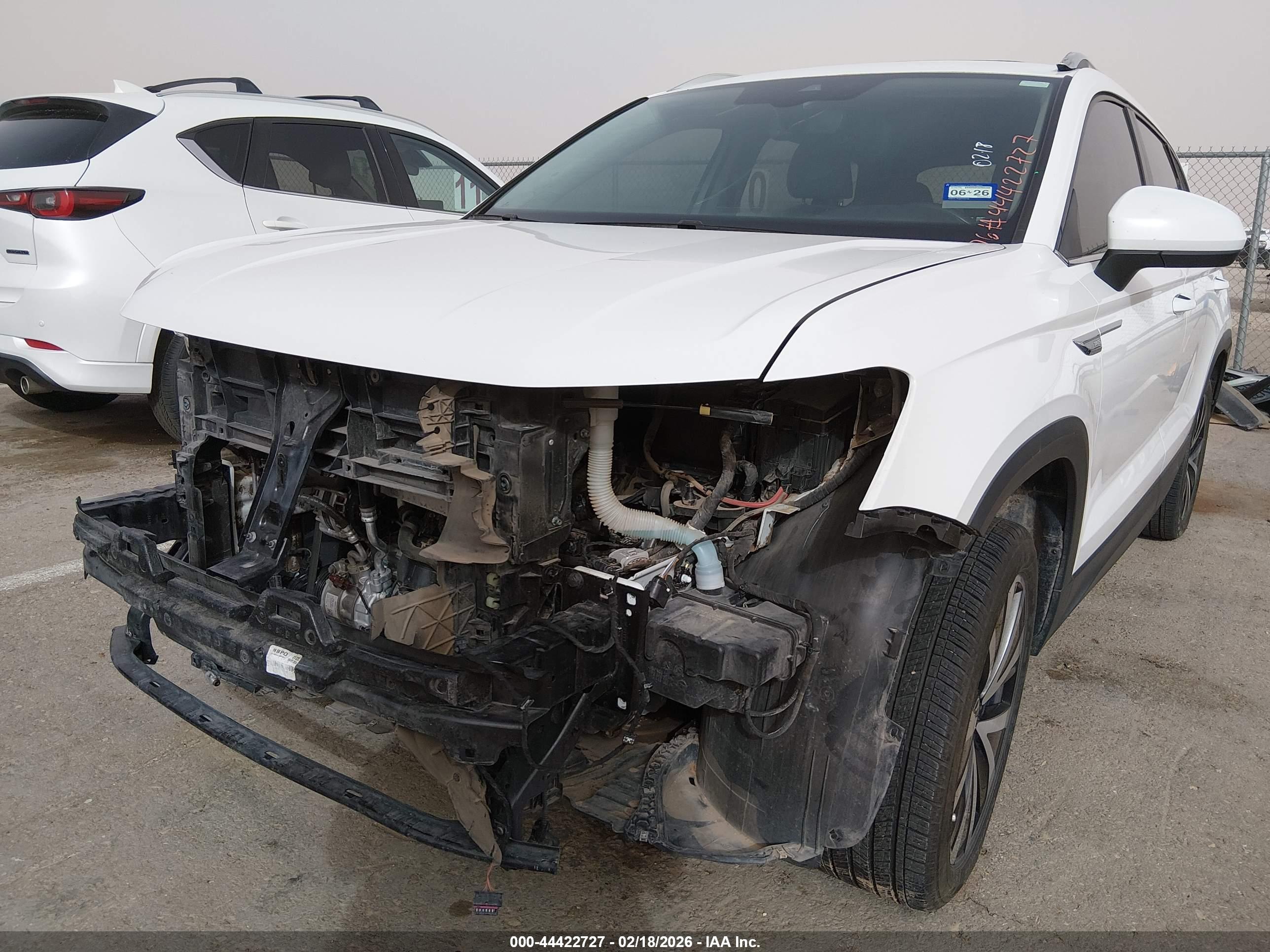 VOLKSWAGEN TAOS image 6