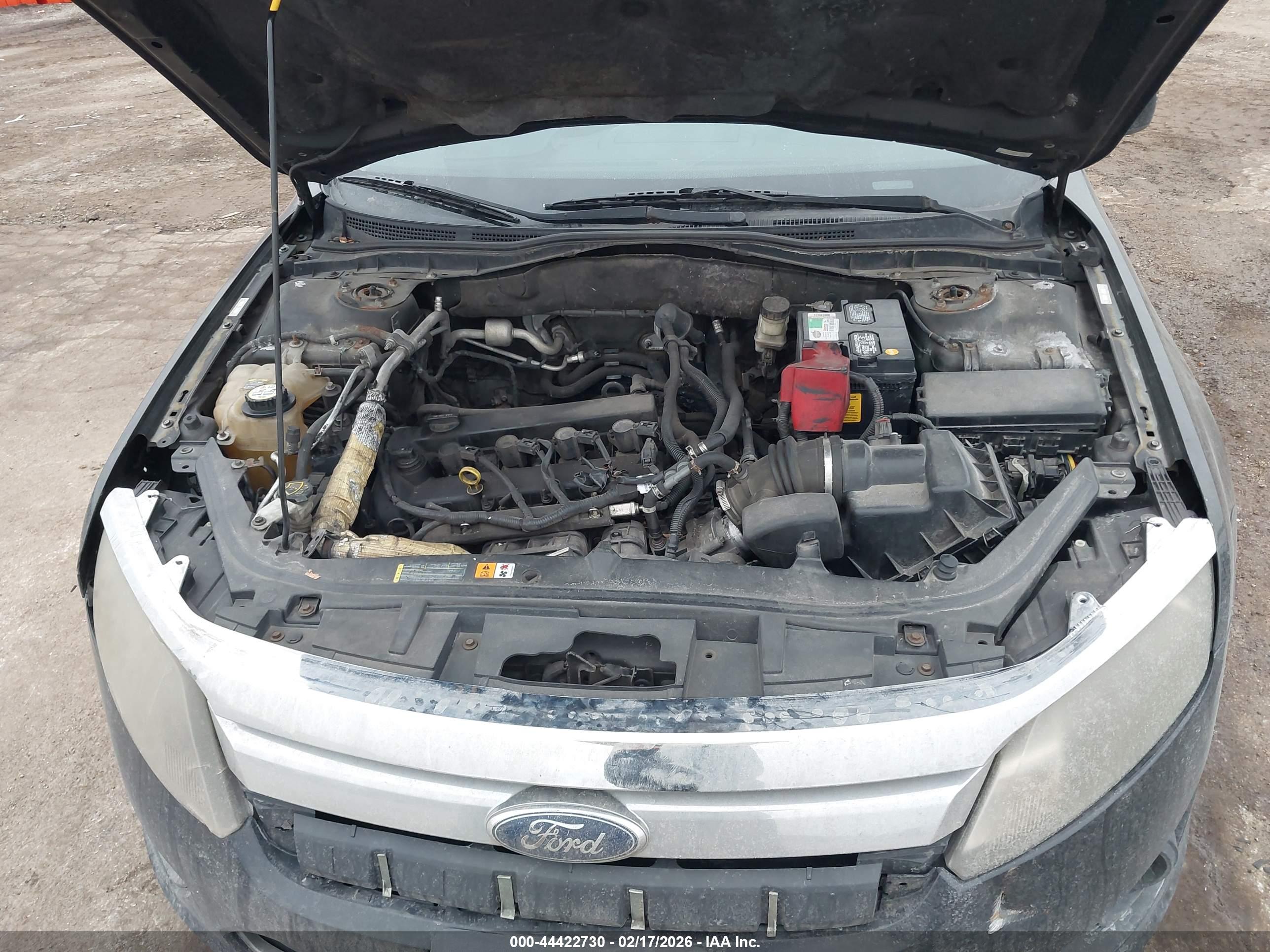 FORD FUSION image 10