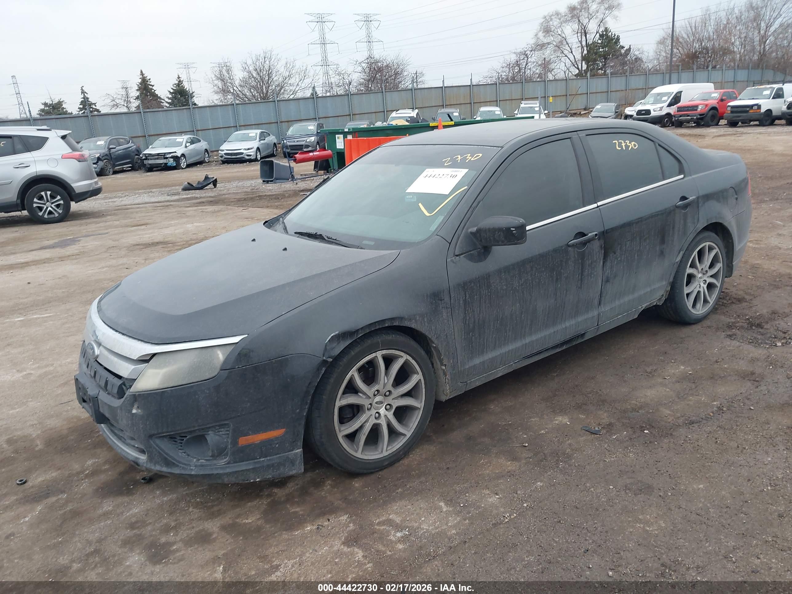 FORD FUSION image 2