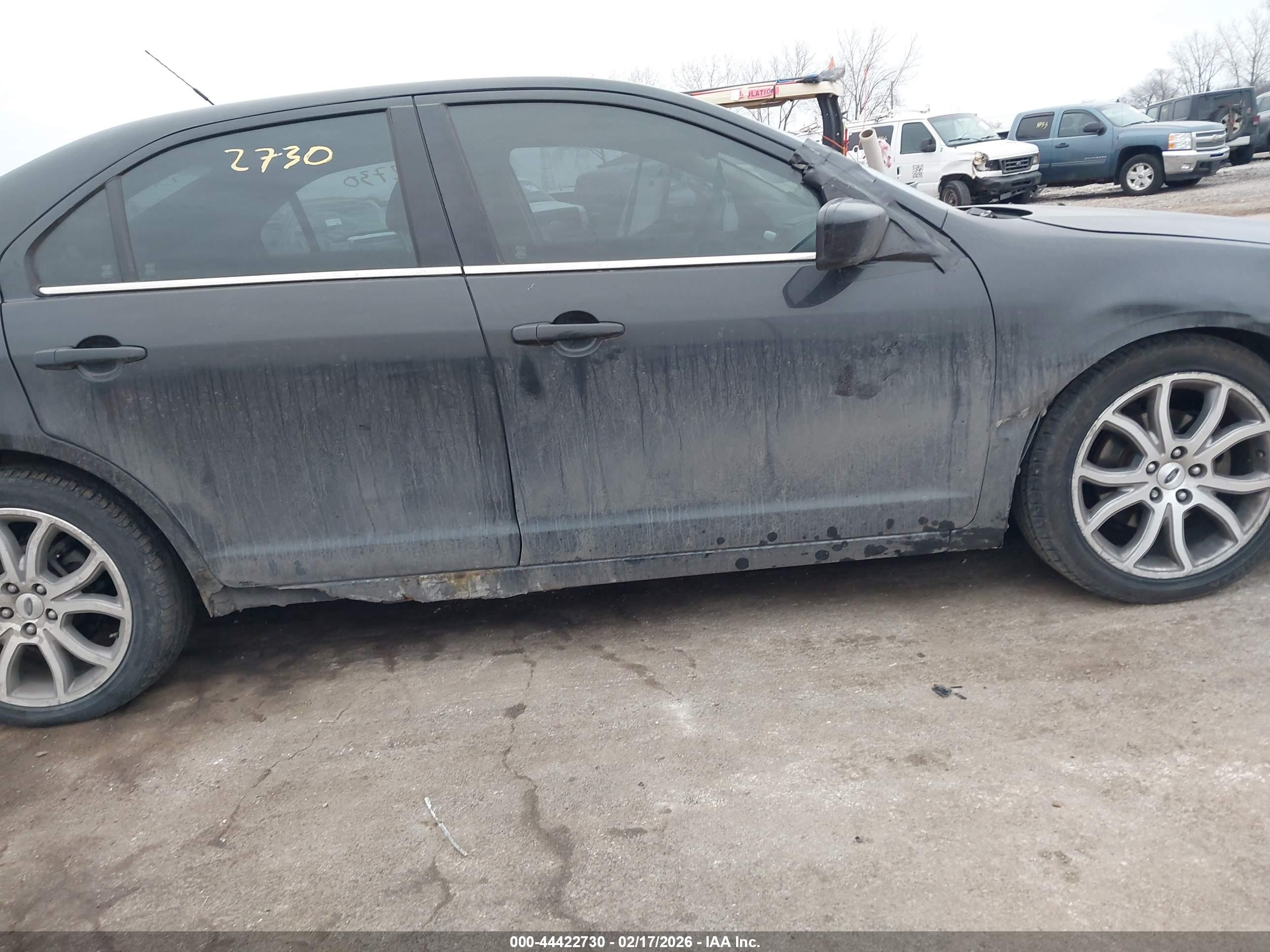 FORD FUSION image 6