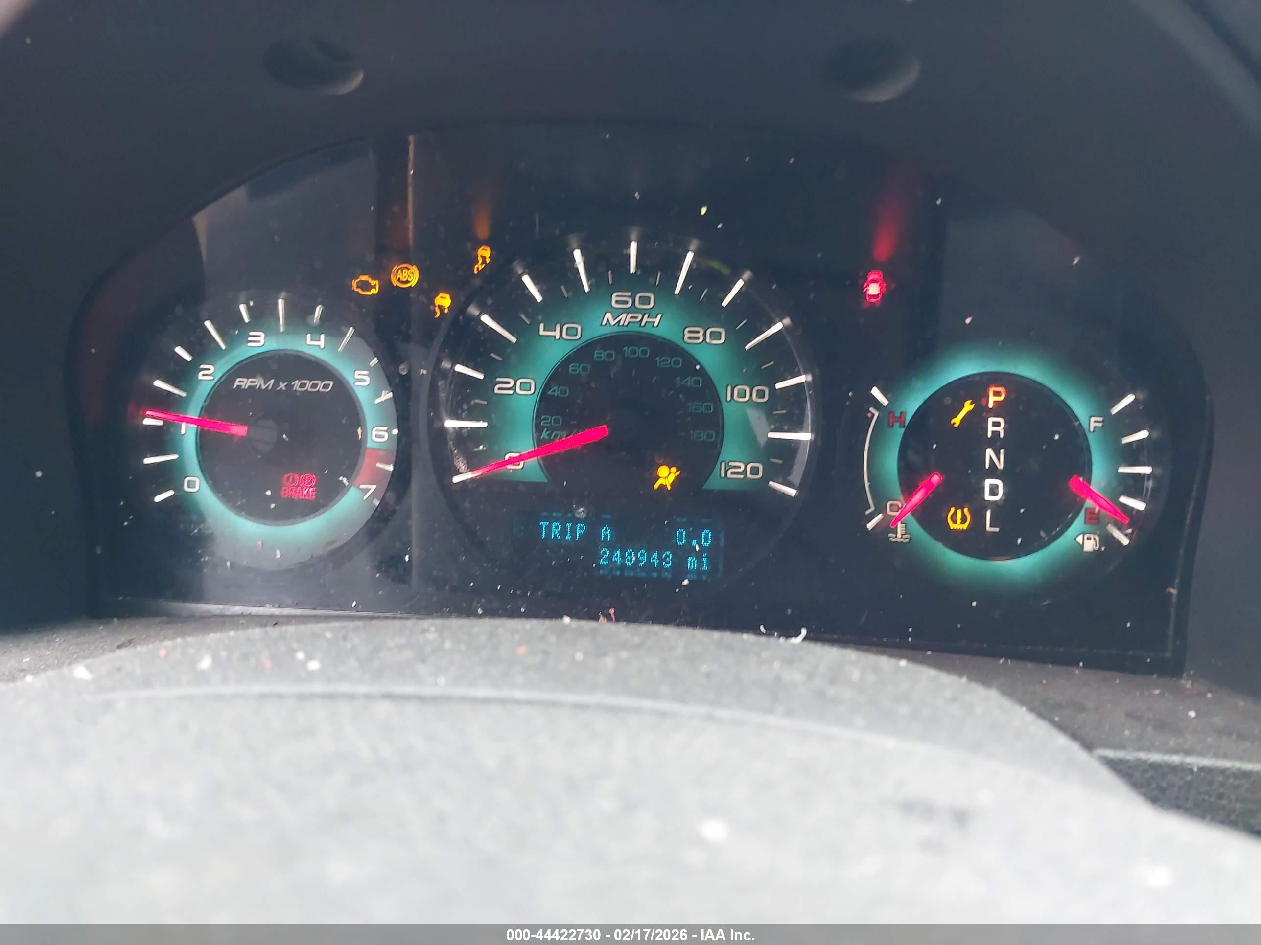 FORD FUSION image 7