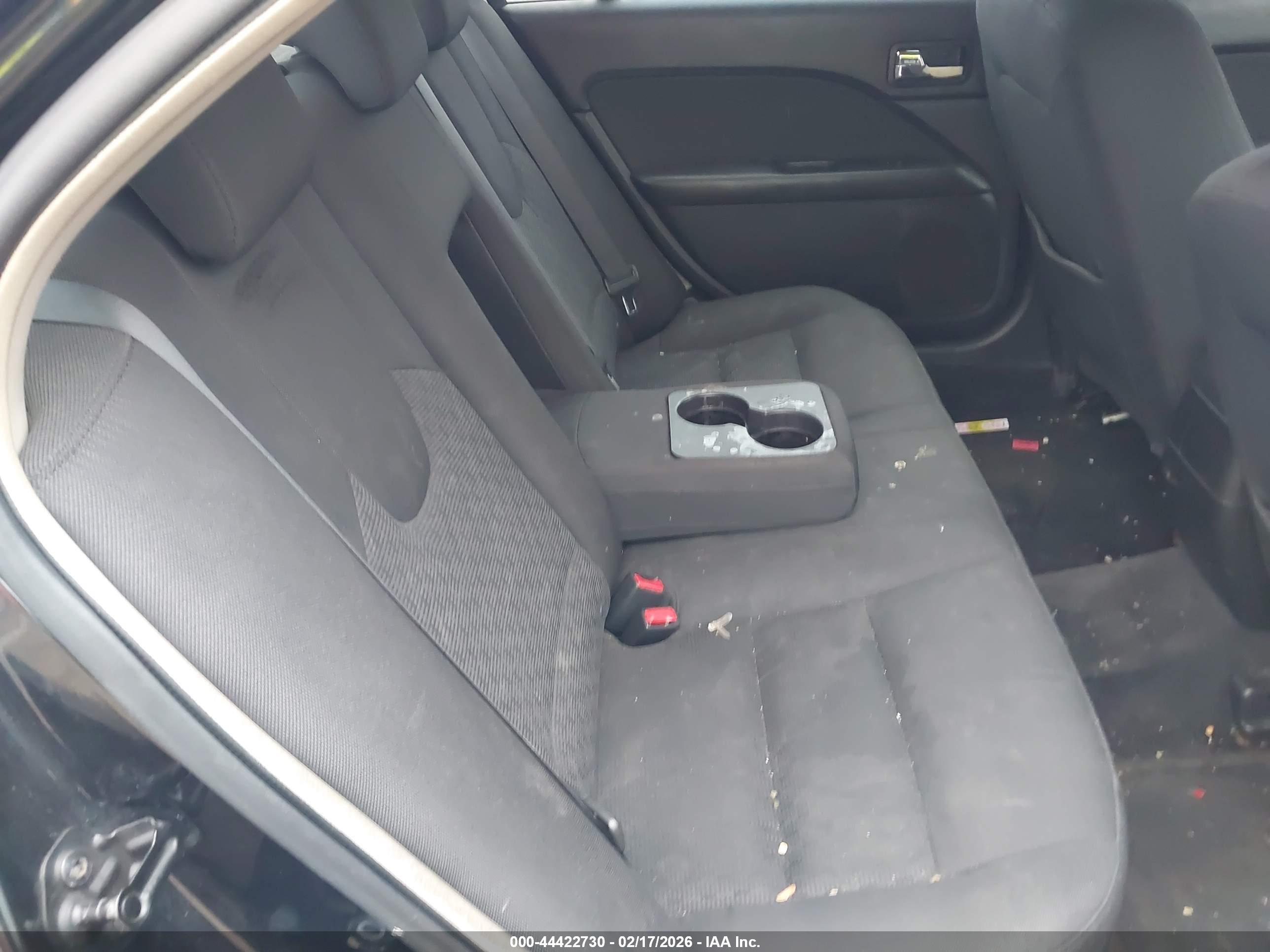 FORD FUSION image 8