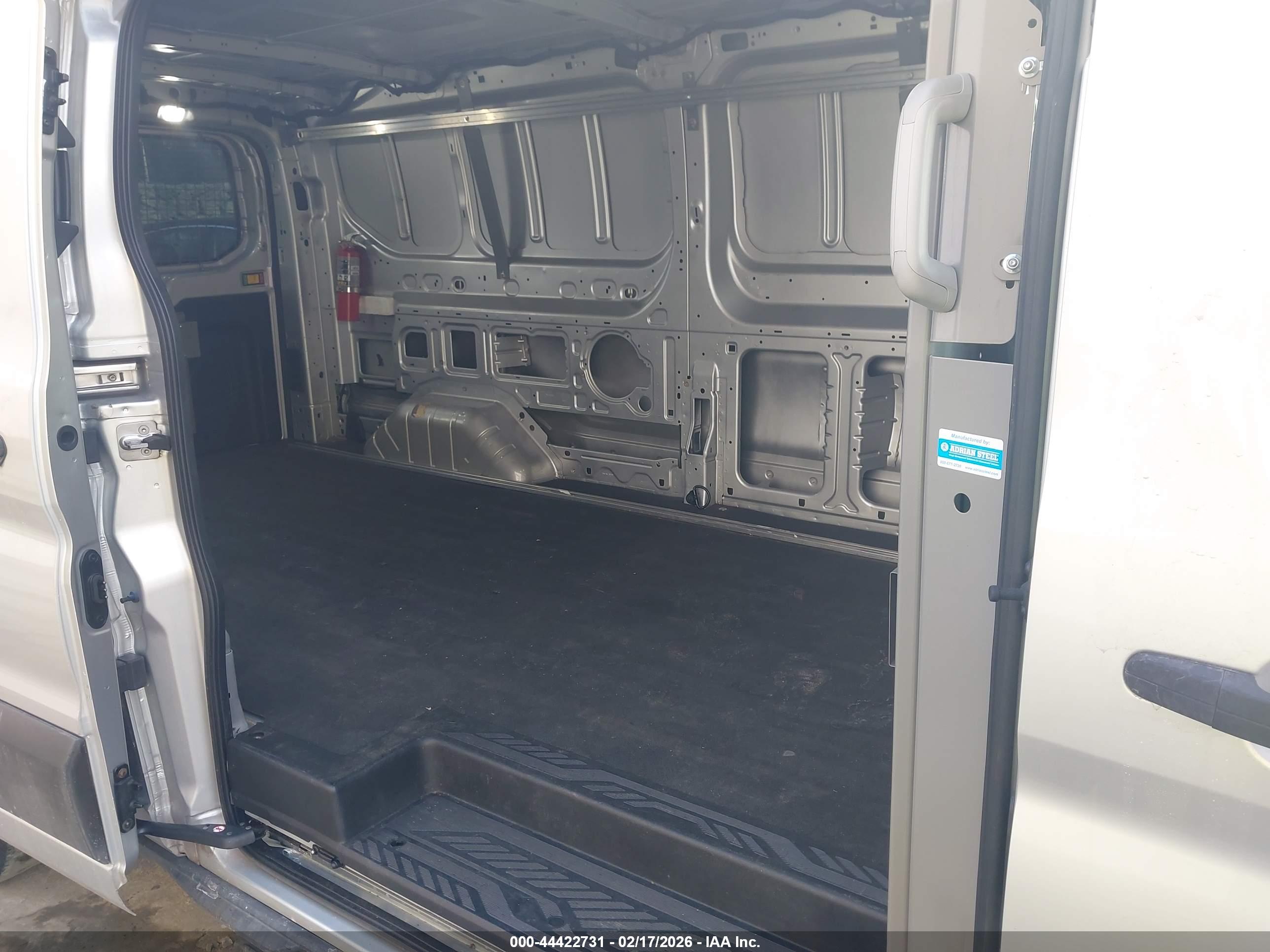 FORD TRANSIT-150 image 8