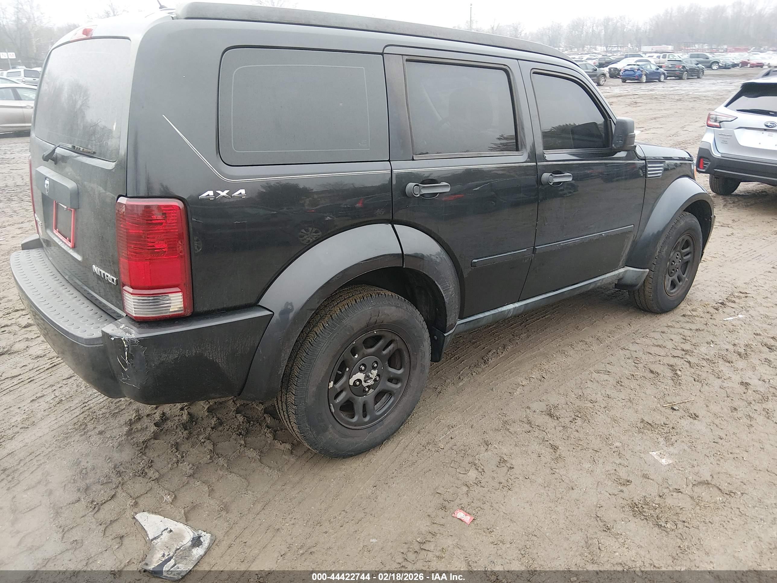 DODGE NITRO image 4