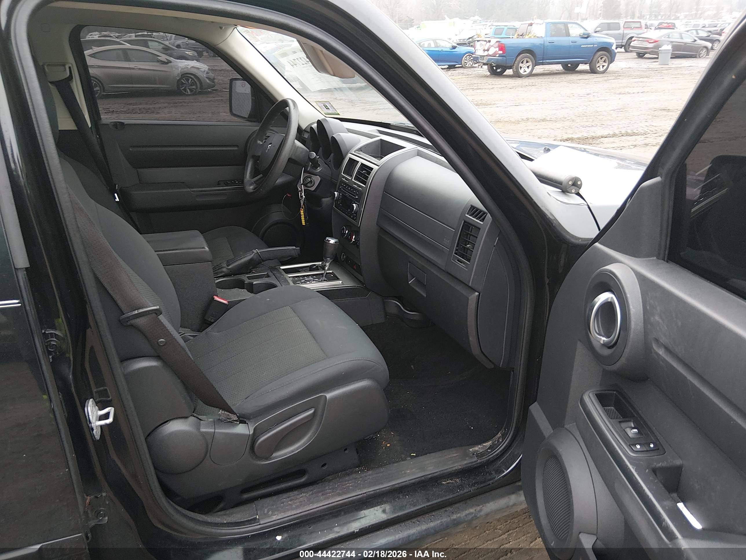 DODGE NITRO image 5