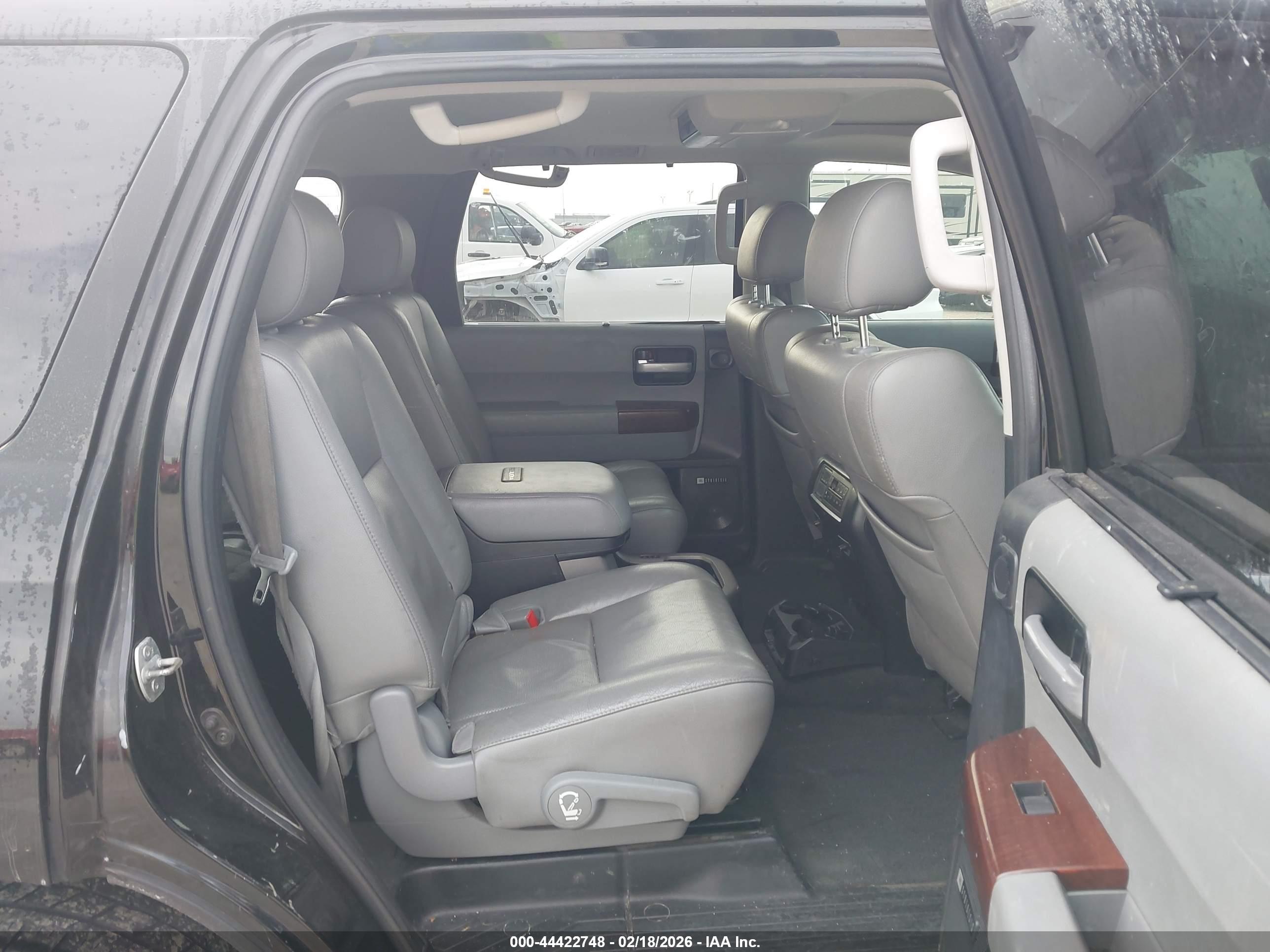 TOYOTA SEQUOIA image 8