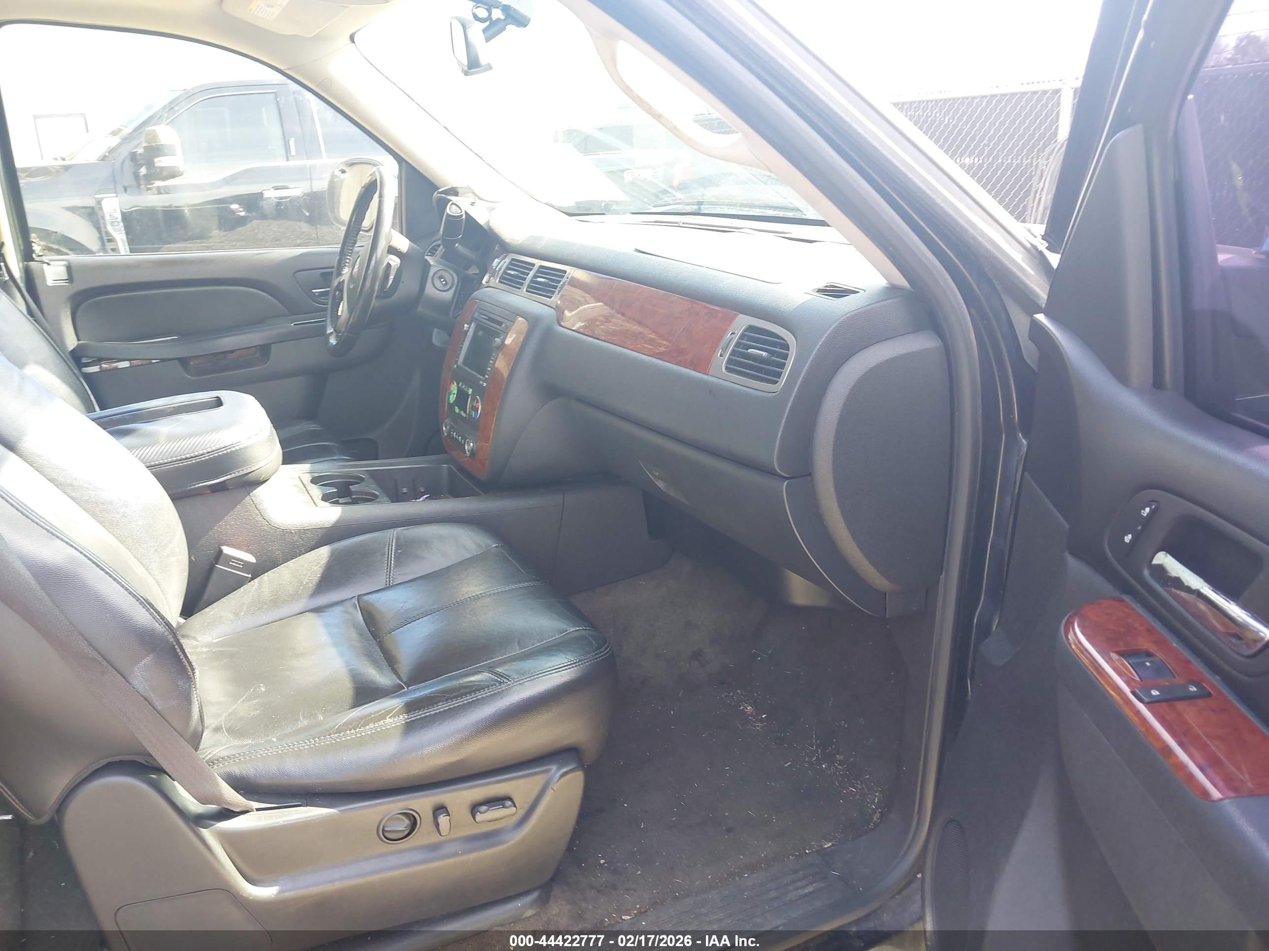 GMC YUKON image 5