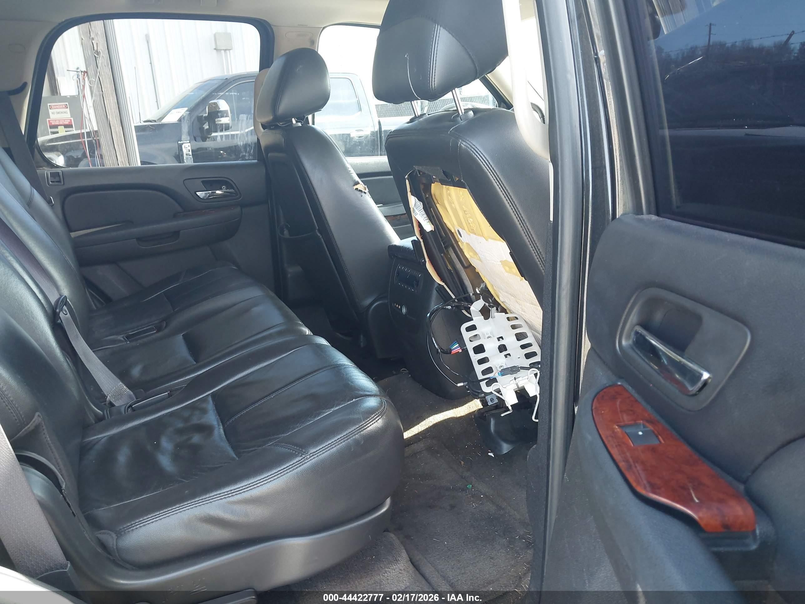 GMC YUKON image 8